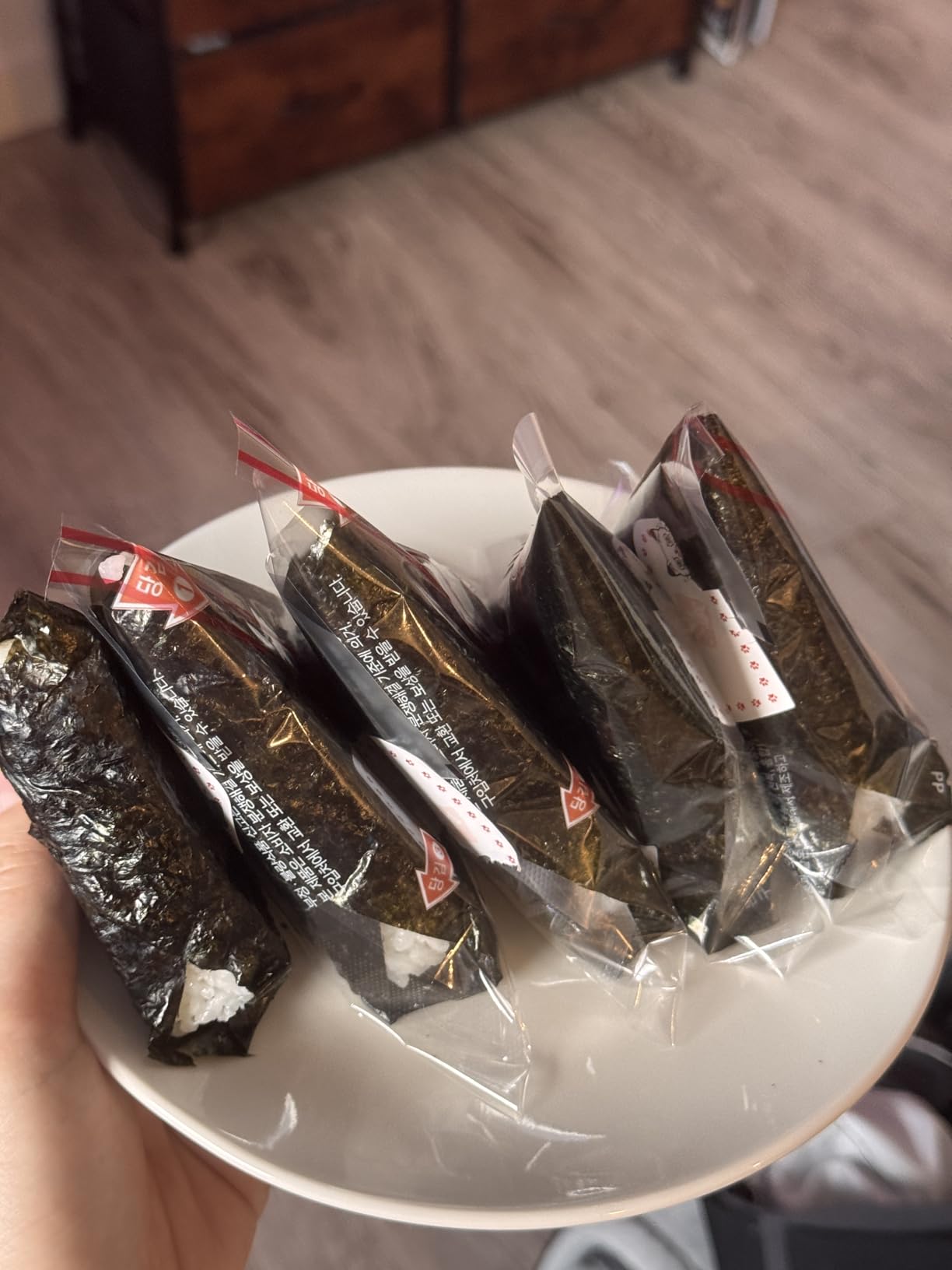 KOREAC_ Korean Triangle Kimbap Seaweed Sheets (50 Sheets) with Triangle Kimbap Mold, DIY Samgak Kimbap Kit, Pre-Cut Roasted Nori for Rice Balls & Lunch Prep customer photo 1