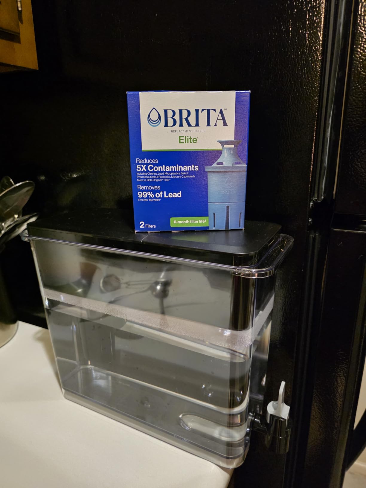 Brita Extra-Large 27-Cup Water Filter Dispenser with Standard Filter, WQA NSF/ANSI Certified, Removes Chlorine Taste & Odor, Reduces Zinc Copper & Mercury, BPA-Free, 1 Filter Included, Lasts 2 Months customer photo 1