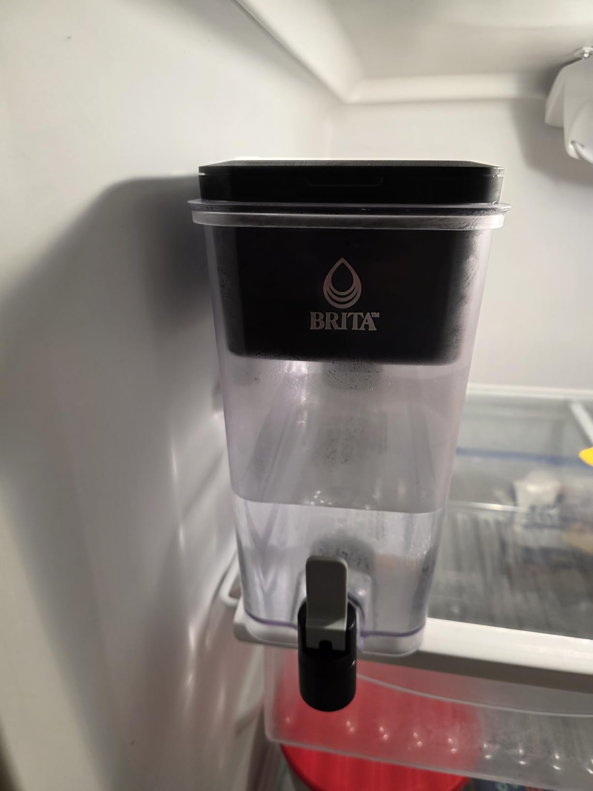 Brita Extra-Large 27-Cup Water Filter Dispenser with Standard Filter, WQA NSF/ANSI Certified, Removes Chlorine Taste & Odor, Reduces Zinc Copper & Mercury, BPA-Free, 1 Filter Included, Lasts 2 Months customer photo 2