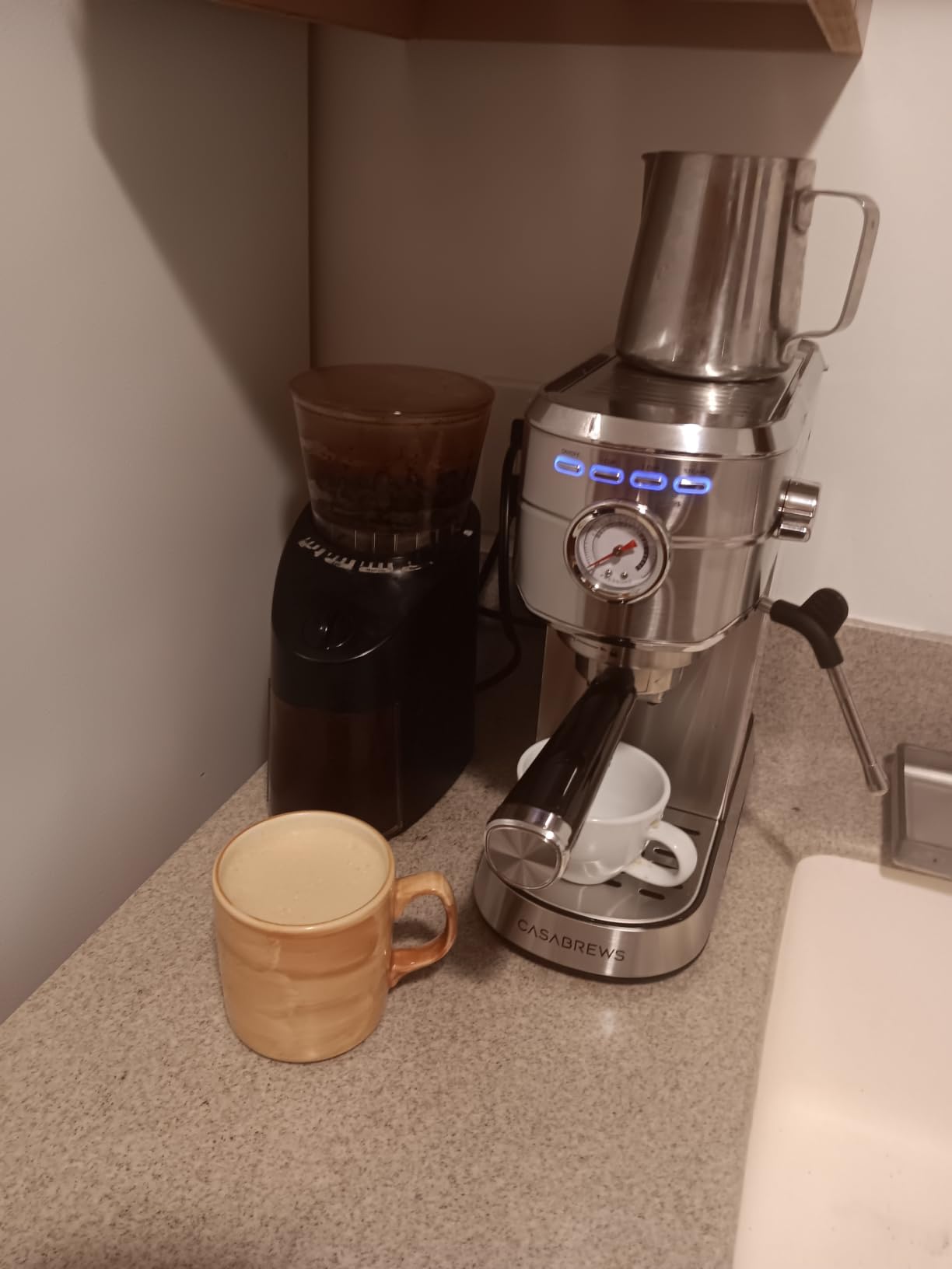 CASABREWS CM5418 Compact Espresso Machine with Milk Frothing Steam Wand, 20-Bar Pump customer photo 1
