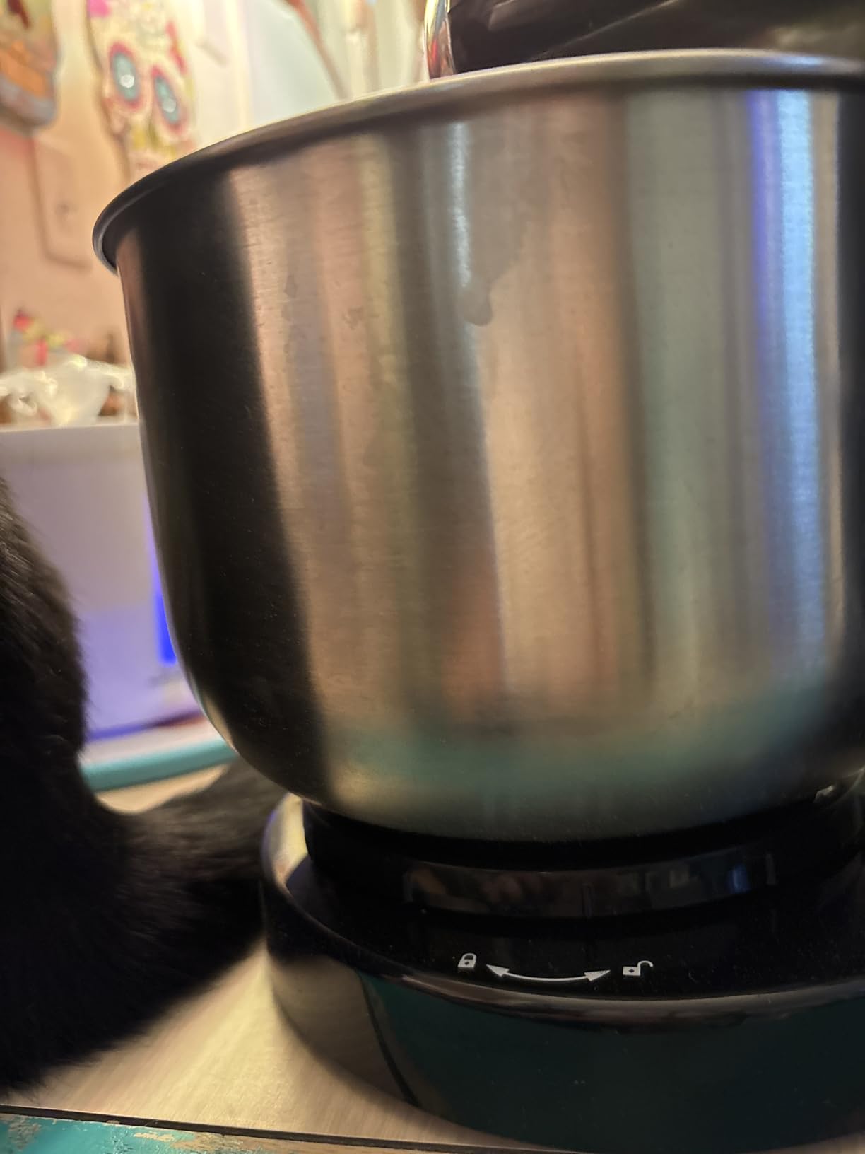 OVENTE Electric Stand Mixer, 3.5 QT, 5 Mixing Speeds, 250W, Black SM680B customer photo 1