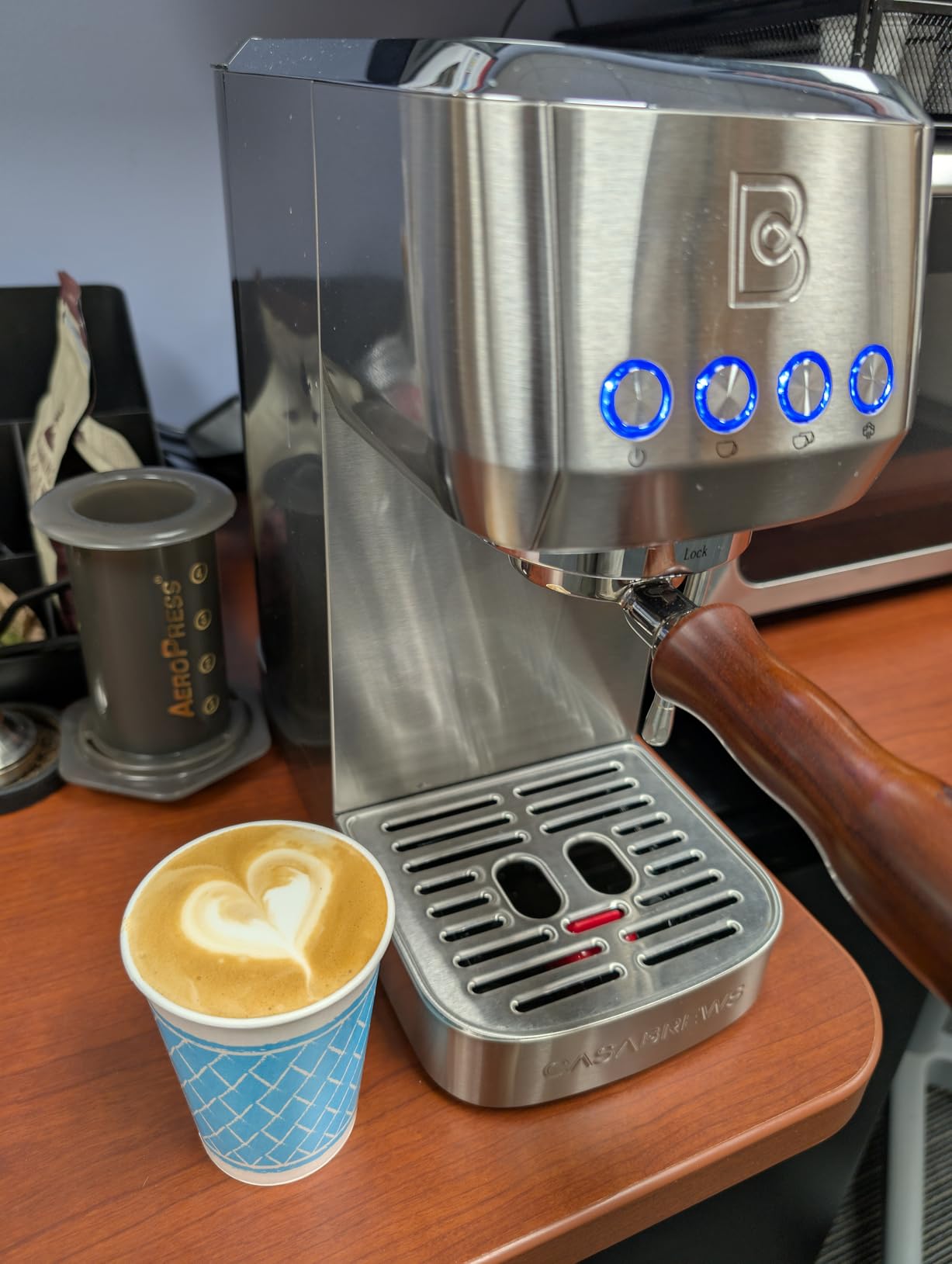 CASABREWS 3700 Essential Stainless Steel Espresso Machine with Steam Wand, 20-Bar Pump customer photo 1
