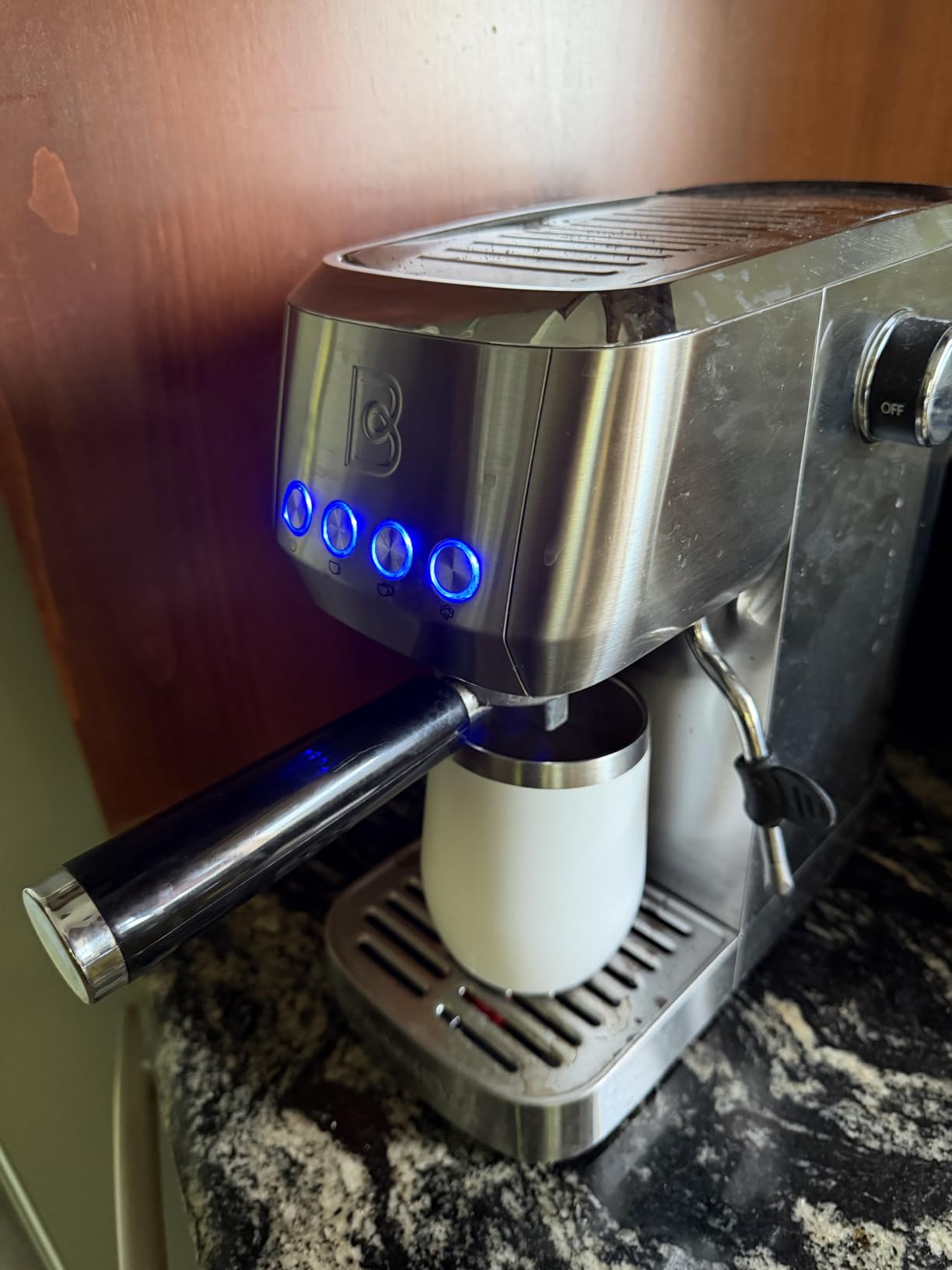 CASABREWS 3700 Essential Stainless Steel Espresso Machine with Steam Wand, 20-Bar Pump customer photo 2