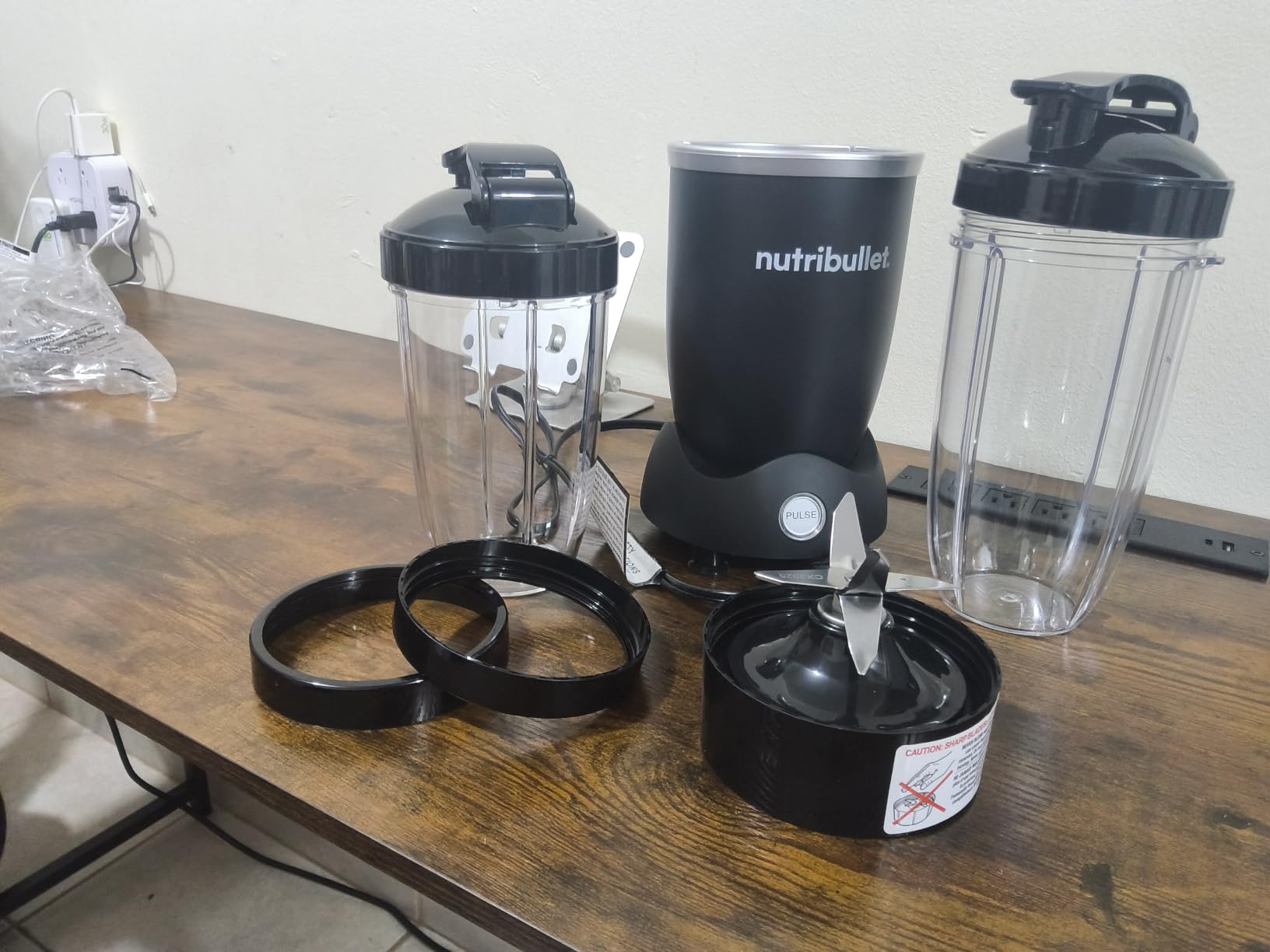 nutribullet Pro+ Personal Blender 1200W with Pulse Function, Auto Shut-Off, Nutrient Extractor for Smoothies, Shakes & Salsas - Includes 32 oz & 24 oz To-Go Cups, Matte Black customer photo 1