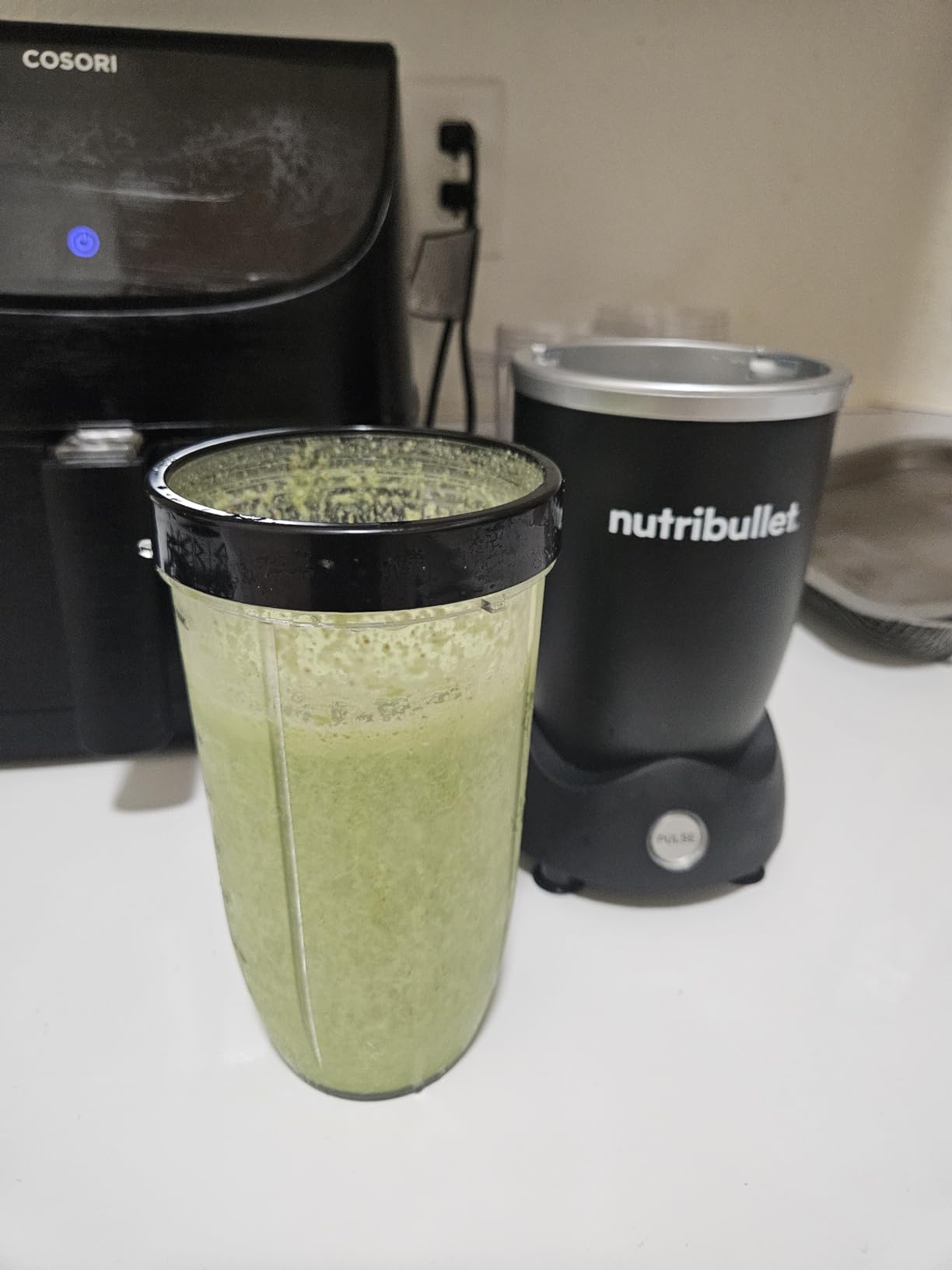 nutribullet Pro+ Personal Blender 1200W with Pulse Function, Auto Shut-Off, Nutrient Extractor for Smoothies, Shakes & Salsas - Includes 32 oz & 24 oz To-Go Cups, Matte Black customer photo 2