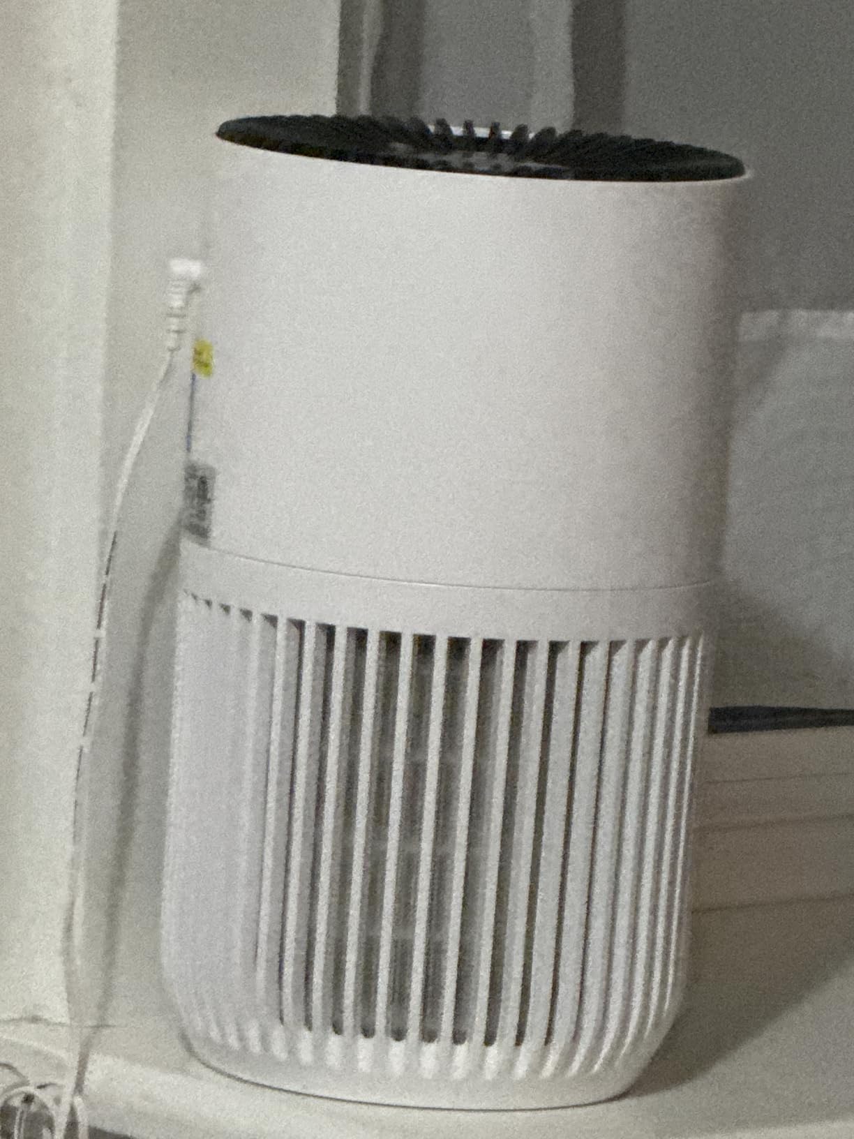 GoveeLife Mini Air Purifier for Bedroom, Smart Filter Air Purifier with App Alexa Control for Pet Hair, Odors, Pollen, HEPA Portable Air Cleaner with 3 Speeds, 2 Modes, Timer, Aroma for Home customer photo 2