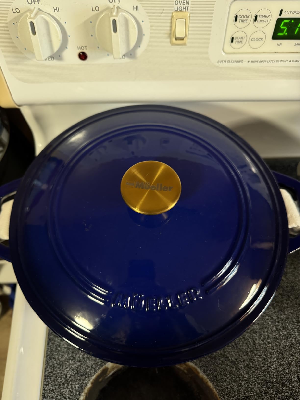 Mueller DuraCast 6 Quart Enameled Cast Iron Dutch Oven Pot with Lid | Sourdough Bread Baking, PFOA-Free, 500°F Oven Safe - All Cooktops incl. Induction, Braising & Slow Cooking, Emerald customer photo 1