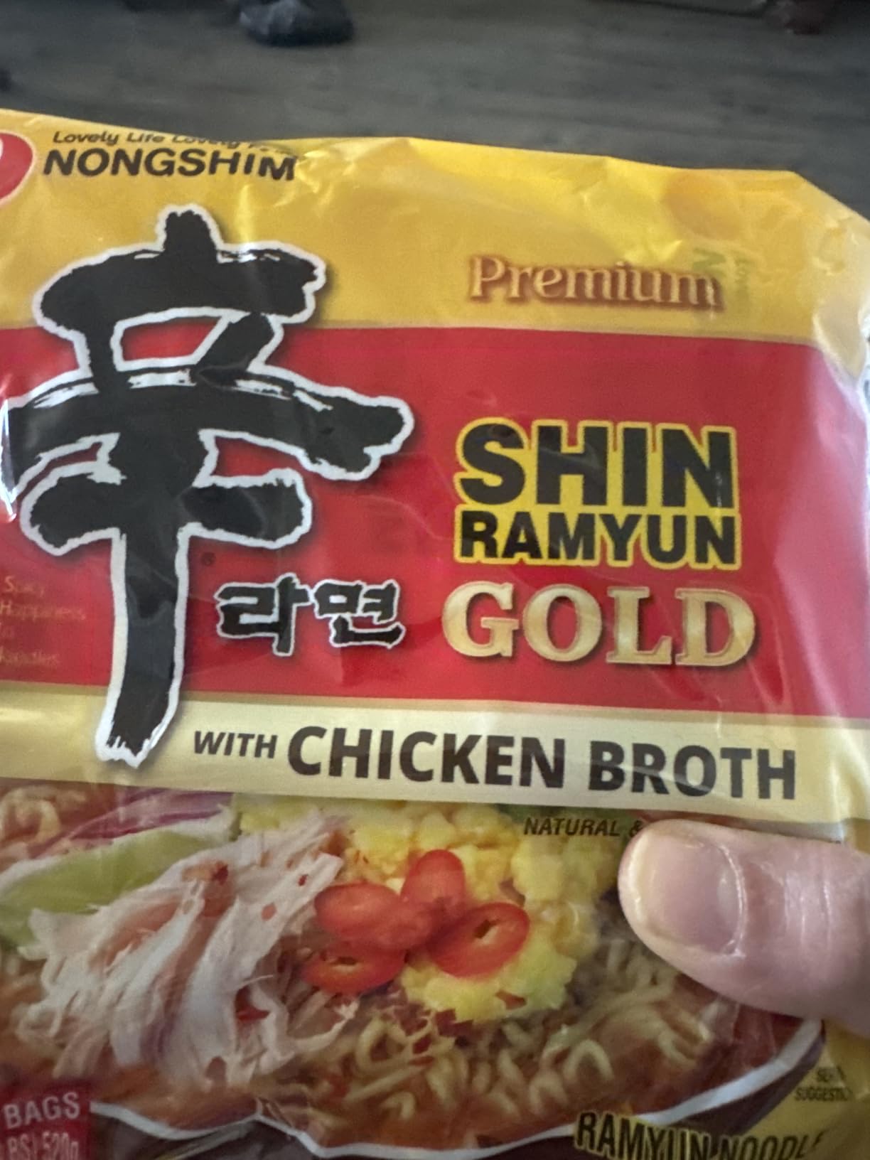 Nongshim Ramen Noodles, Gourmet Instant Ramen, Premium Microwavable Noodle Soup, Shin Gold, 4.58 Ounce (Pack of 16) customer photo 1