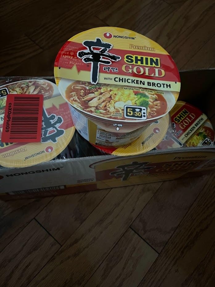 Nongshim Shin Ramyun Shin Gold, Gourmet Instant Ramen, Premium Microwavable Noodle Soup, 3.56 Ounce (Pack of 6) customer photo 2