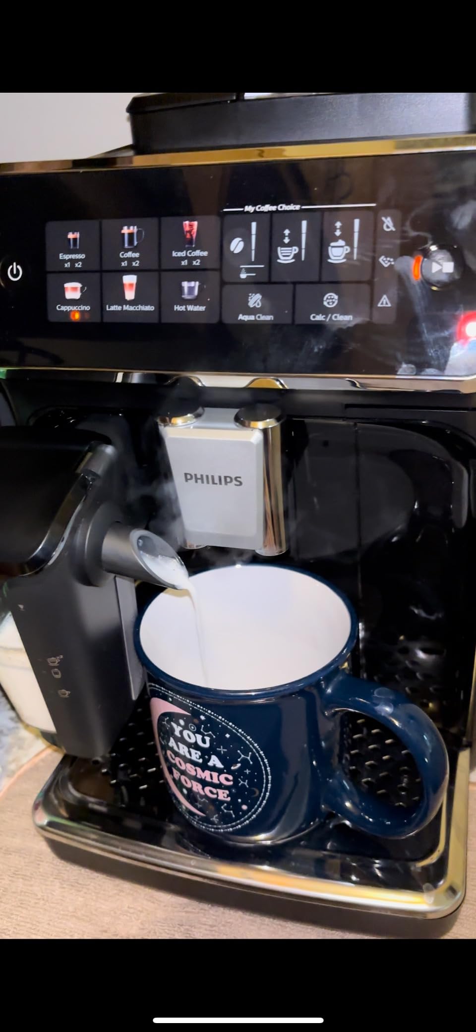 PHILIPS 3300 Series Fully Automatic Espresso Machine, LatteGo Milk System | 5 Hot & Iced Coffee Pre-Sets, ceramic grinder, customizable coffee strength & milk settings, hot water, 15 bars (EP3341/50) customer photo 2