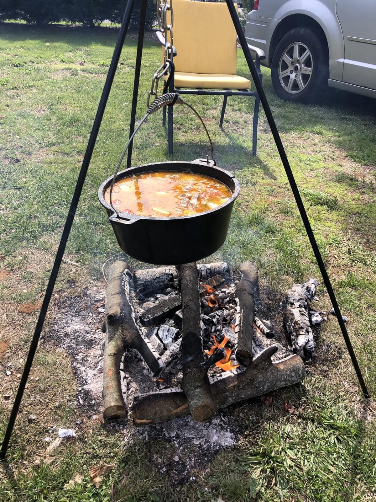 Velaze 10 QT Pre-Seasoned Cast Iron Camping Dutch Oven Pot with Lid customer photo 2