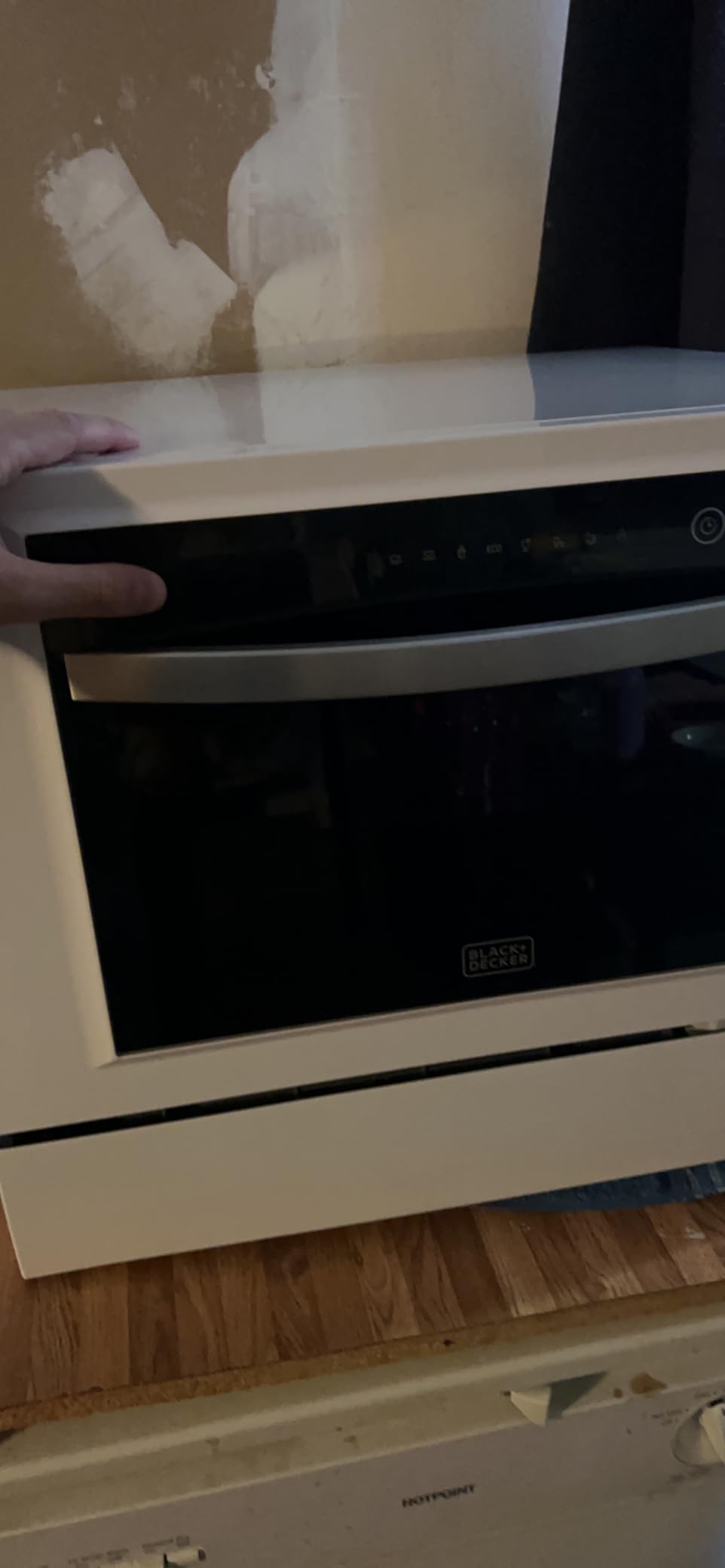 BLACK+DECKER Countertop Dishwasher, Energy Star Certified, BCD6SD, White | Counter Dishwasher with 6 Wash Programs, 6-Place Setting Capacity, Stainless Steel Interior customer photo 2