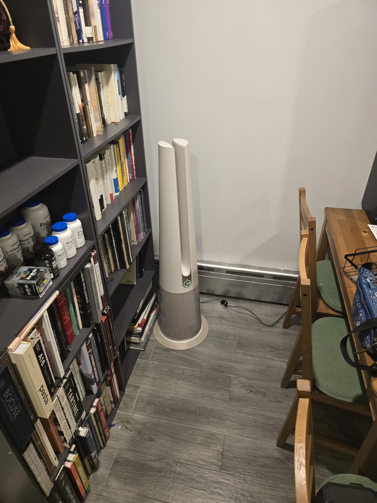 LG PuriCare AeroTower Air Purifier Fan, True HEPA Filter, Multiple Airflow Options, WiFi, Air Quality Monitor, NanoFiber customer photo 1