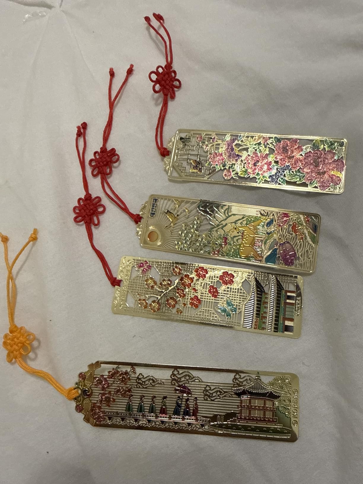 4 Pieces Metal Bookmark (Mandarin Duck, Plum Blossom, Gyeongbokgung Palace, Peony Hand Fan) + 4 Envelopes - Korean Traditional Bookmark 책갈피 원앙, 매화꽃, 경복궁, 목단부채 customer photo 1