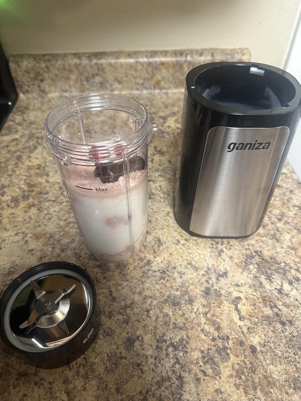 Ganiza Smoothie Blender, 14Pcs Portable Personal Blender Shakes & Smoothies | 3 Portable Cups, 900W customer photo 1