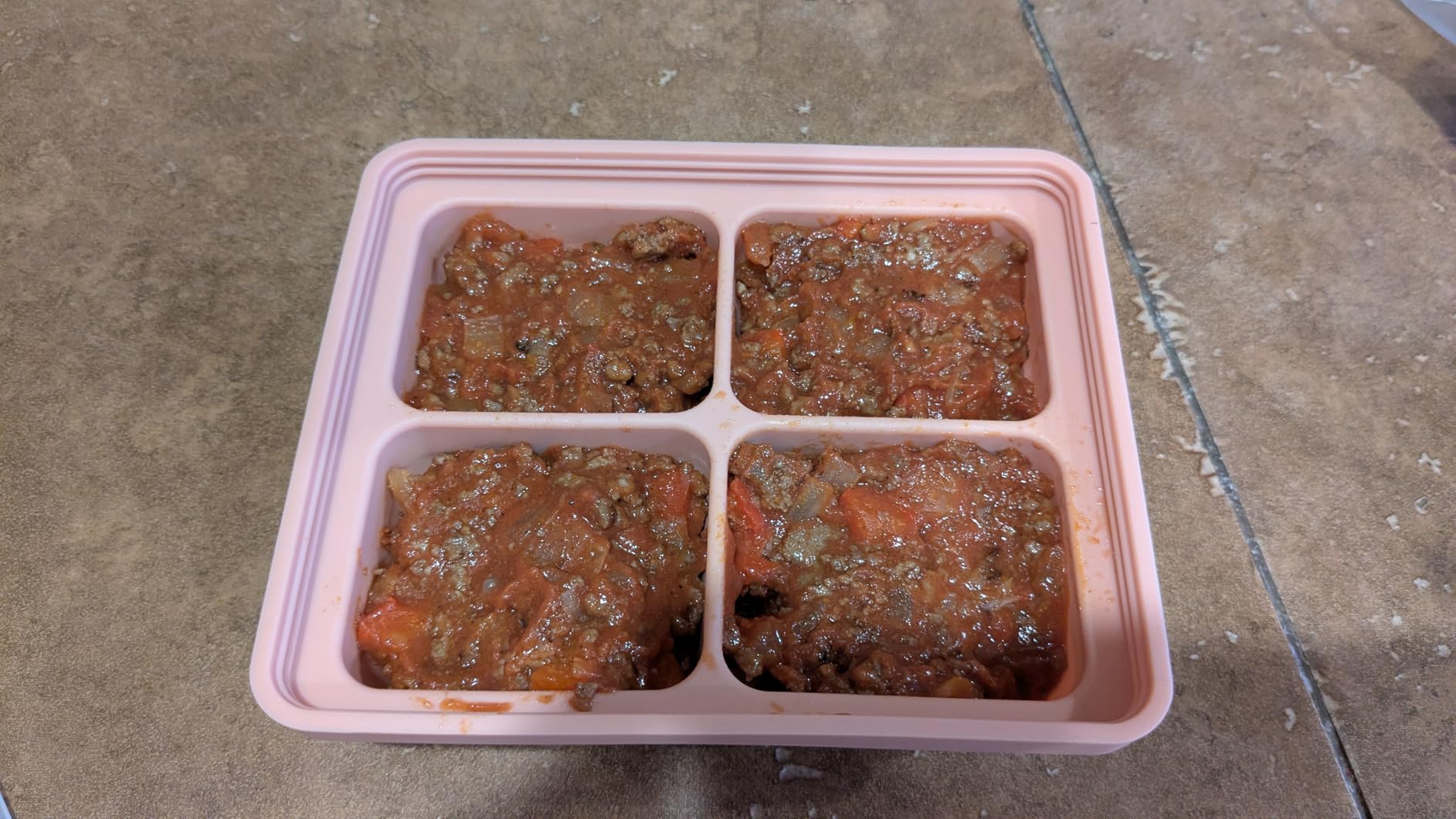 MOMOBIN Silicone Freezer Tray, Made in Korea, Meal Prep, Freeze Food Storage Cubes Trays with Lids for Purees, Soups, Solid Food Fruit Vegitable Brastmilk, Easy and Safe Design customer photo 1