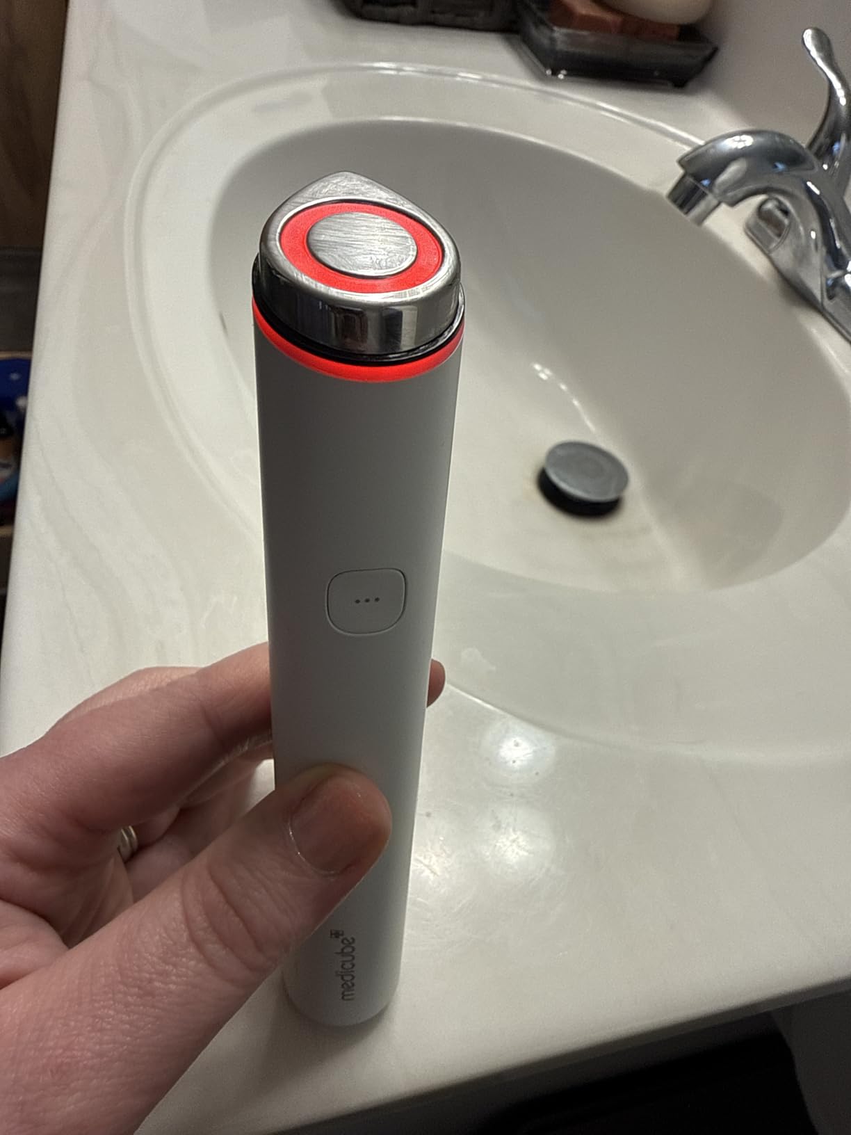 medicube Mini Booster Pro White | Affordable At-Home Facial Device for Beginners - Portable Glow Booster for Glass Skin, Boosting Skin Care Absorption | Korean Skin Care customer photo 1