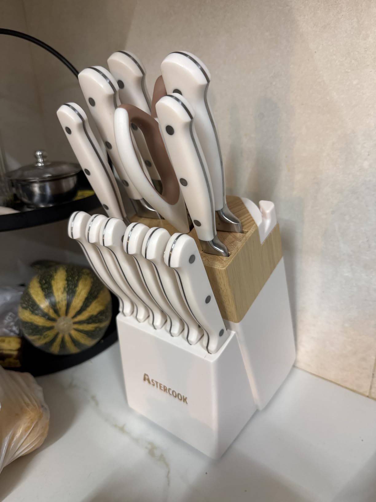 Knife Set,Astercook Kitchen Knife Set with Block 14-Piece Full Tang Stainless Steel Knives with Sharpener Dishwasher Safe and Anti-Slip Ergonomic Handle Utensils Set customer photo 2