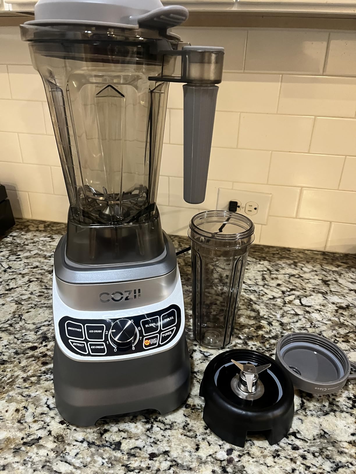 COZII Professional Blender 2000W, 64oz Countertop Smoothie Blender - 7 Presets for Smoothies/Ice Crush/Nut Butter customer photo 1