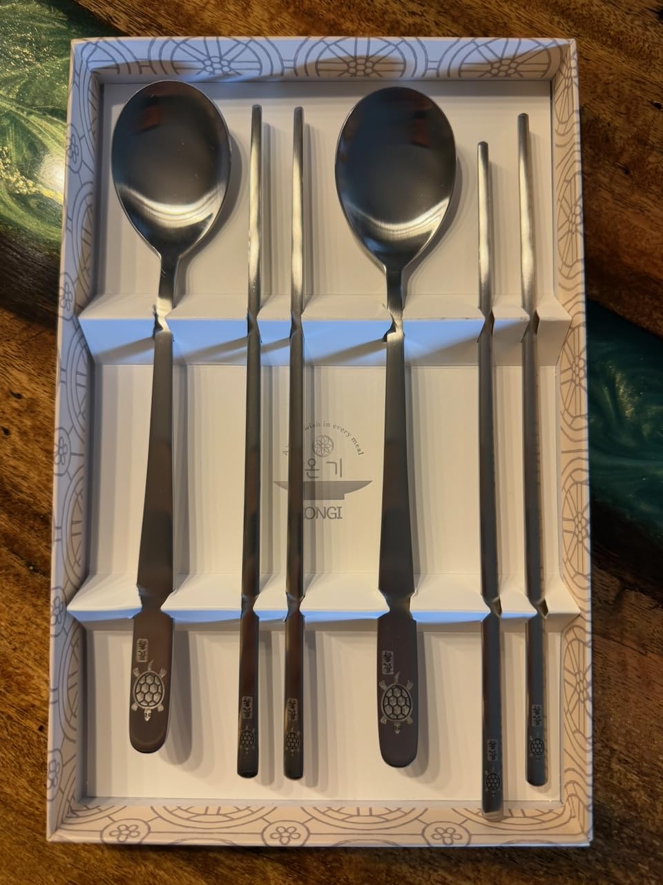 ONGI Korean Spoon and Chopsticks Set, Flat Korean Chopsticks, Premium 18/10 Stainless Steel, Turtle Symbol Design, Made in Korea, Dishwasher Safe, Meaningful Korean Gift (TT Gold 2 Set) customer photo 2