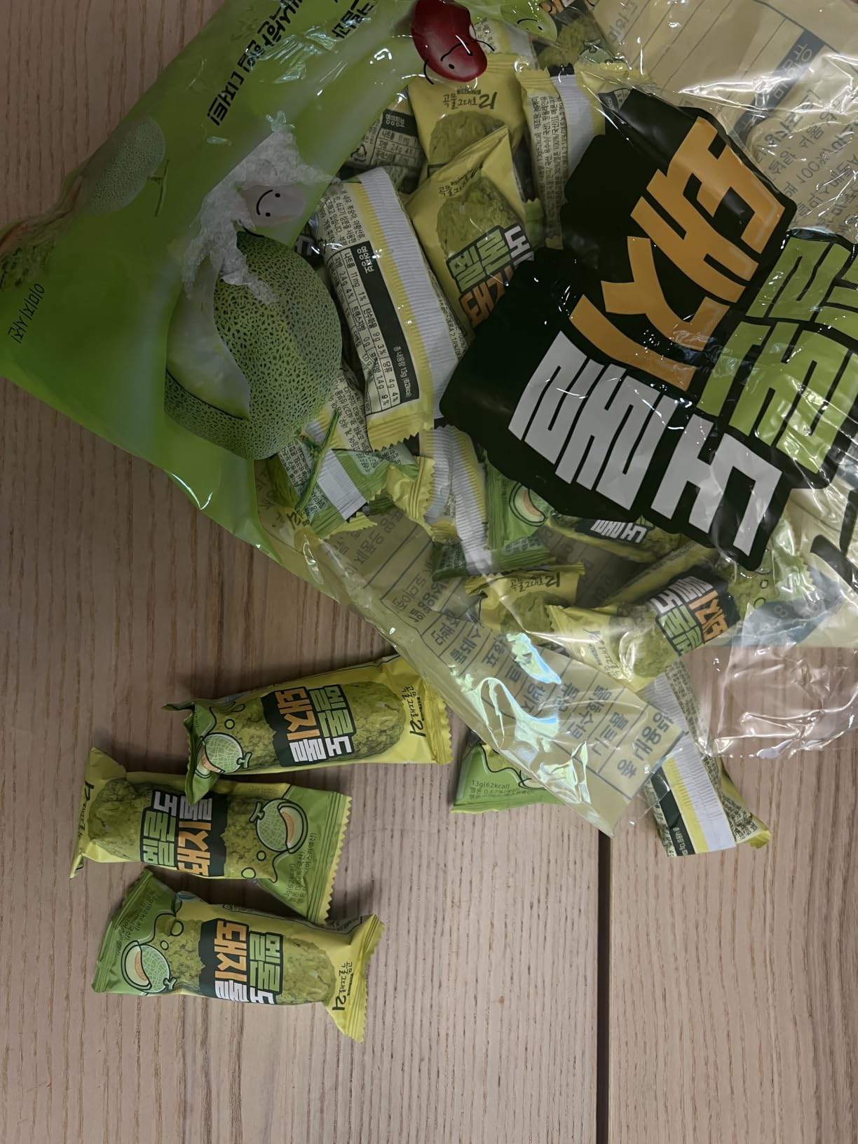 Korean Food CJ Freshway Melon Crunch Roll Snack, 30 Pieces customer photo 1