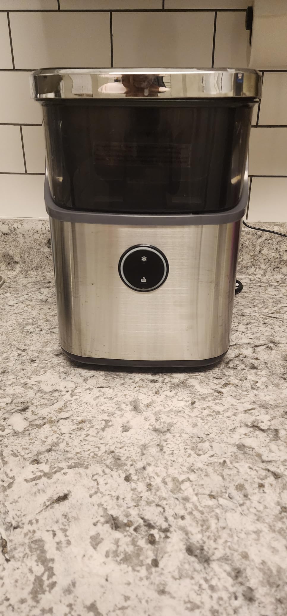 Silonn Nugget Ice Maker Countertop with Detachable Basket and Handle, Soft Chewable Nugget Ice, 6-Minute Ice Making, 33 lbs/24H, 40dB Quiet Operation, Self-Cleaning, Compact Countertop Size customer photo 1