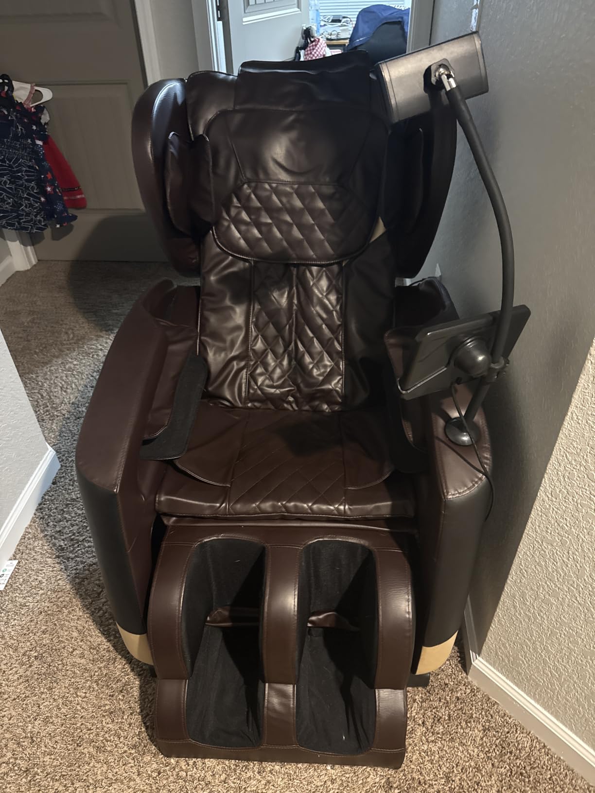FURNIMAT 2026 Massage Chair Full Body, Zero Gravity Massage Chair with 10 Fix Rollers, Airbags, Heating, Foot Massage, Auto Modes, Bluetooth Speaker, Smart Screen Controller customer photo 5