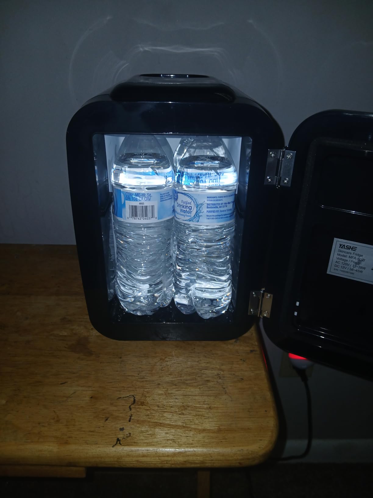 Mini Fridge for Bedroom - 4 Liter/6 Can Mini Makeup Fridge, 110V AC/ 12V DC Portable Thermoelectric Cooler&Warmer for Skincare, Drink, Cosmetic, Medicine customer photo 1
