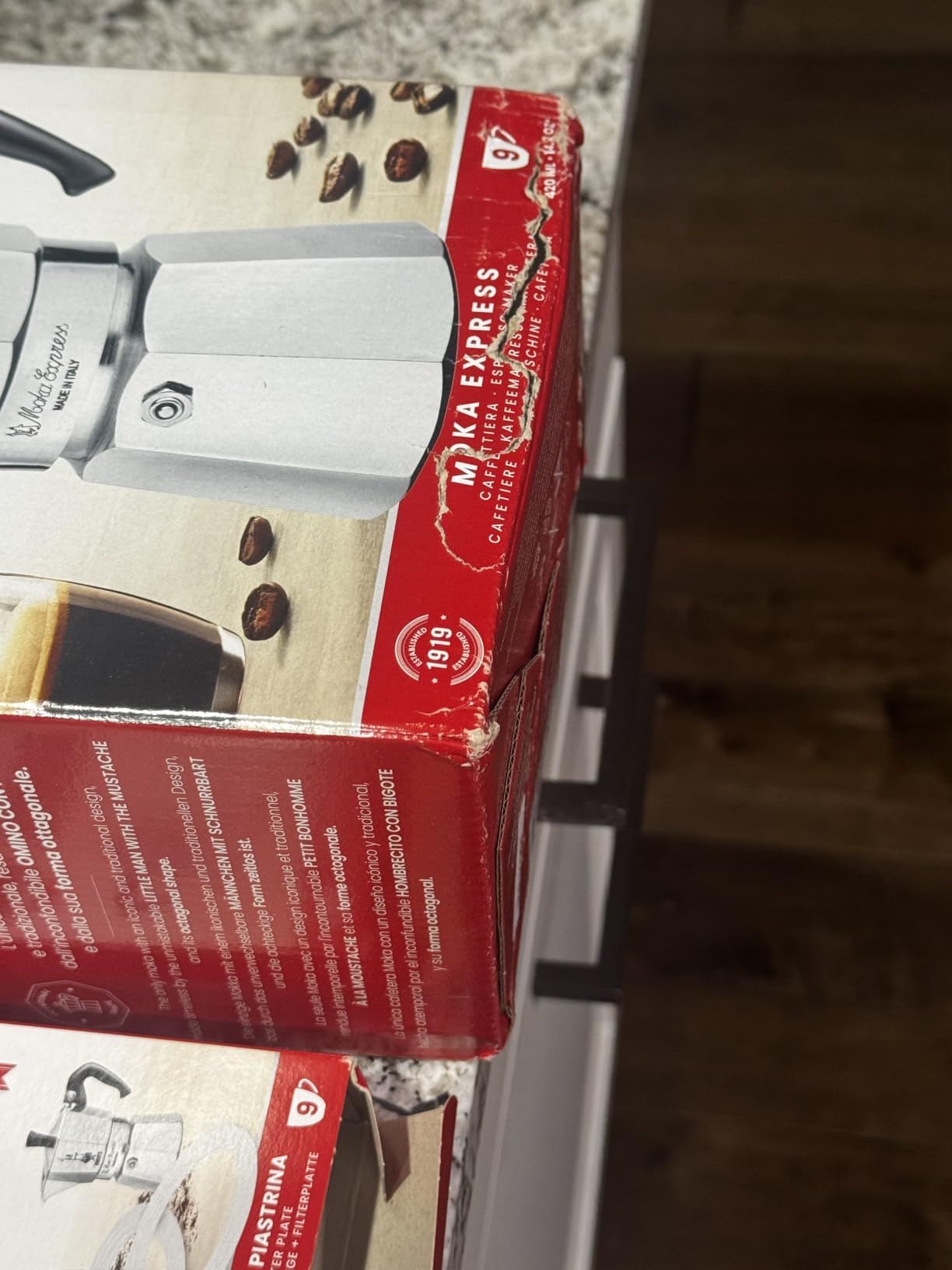 Bialetti Moka Express Iconic Italian Stovetop Espresso Maker (Natural Silver, 6 Cups) customer photo 2