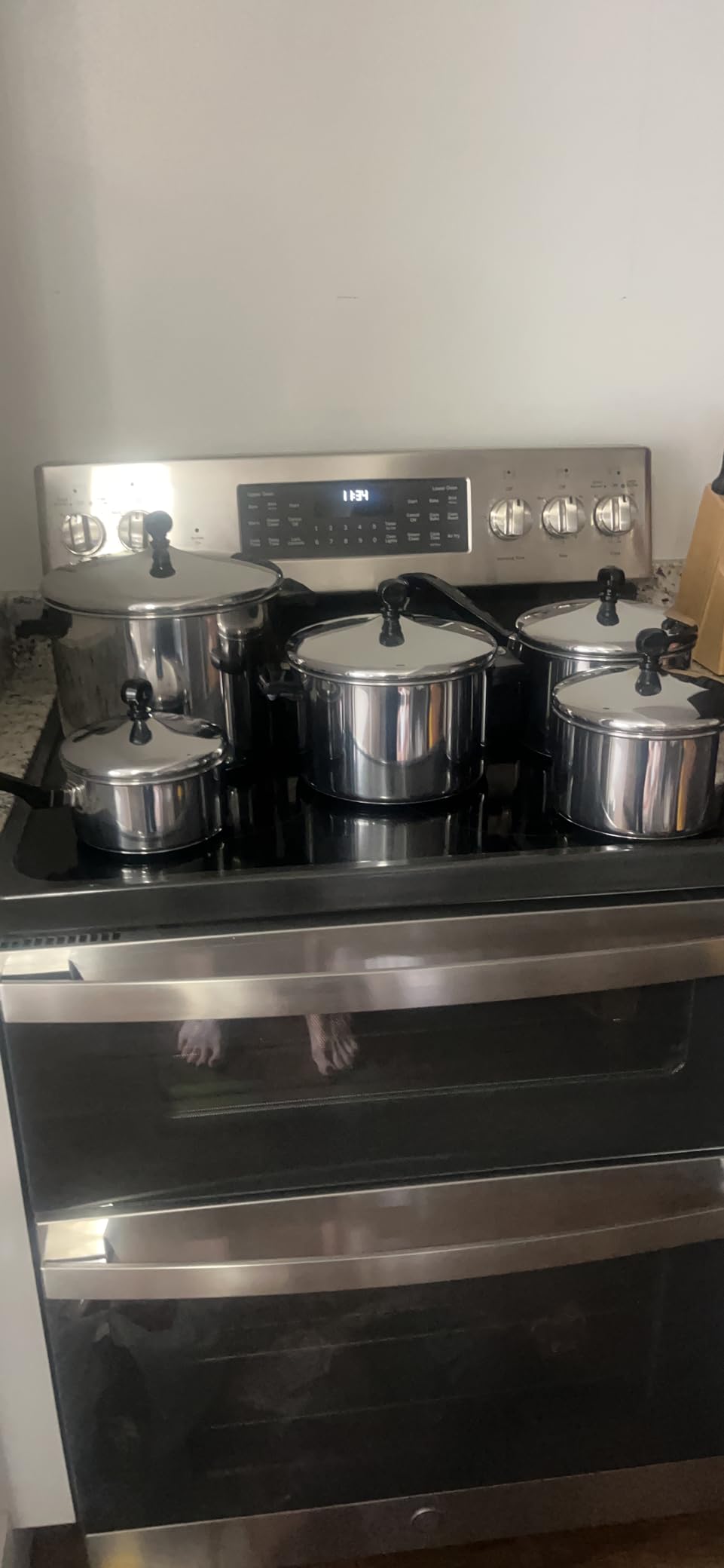 Farberware Classic Series Stainless Steel Sauce Pan with Lid, 2 Qt, Silver customer photo 1