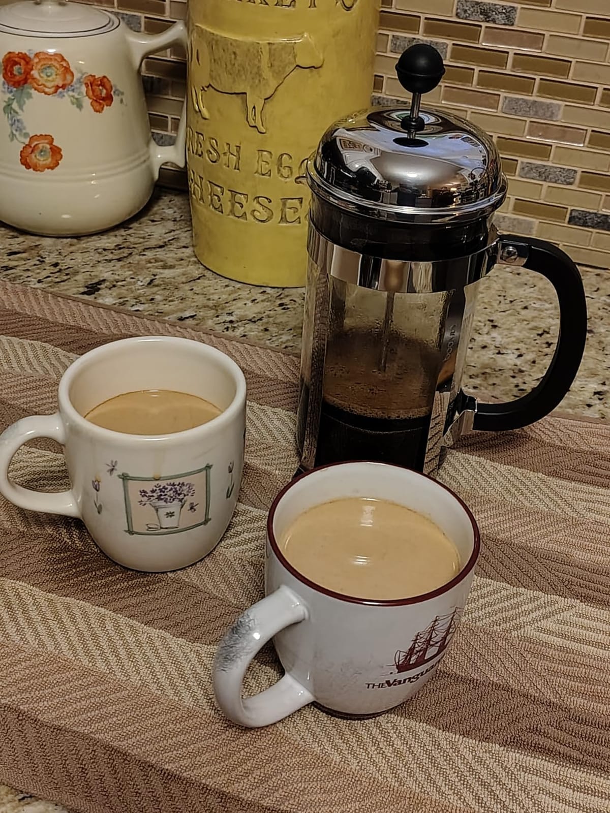 Bodum 34oz Chambord French Press Coffee Maker, High-Heat Borosilicate Glass, Polished Stainless Steel - Made in Portugal customer photo 1