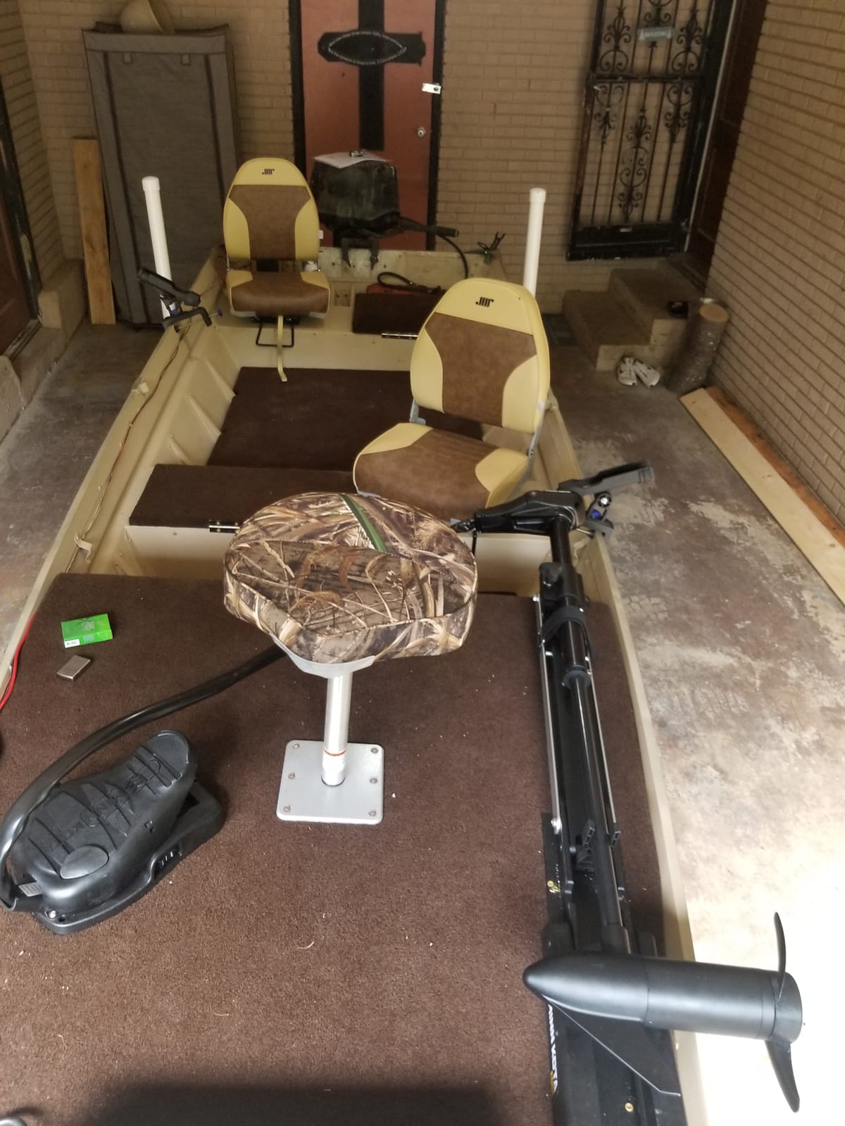 Wise Mid-Back Fishing Boat Seat with Logo customer photo 1