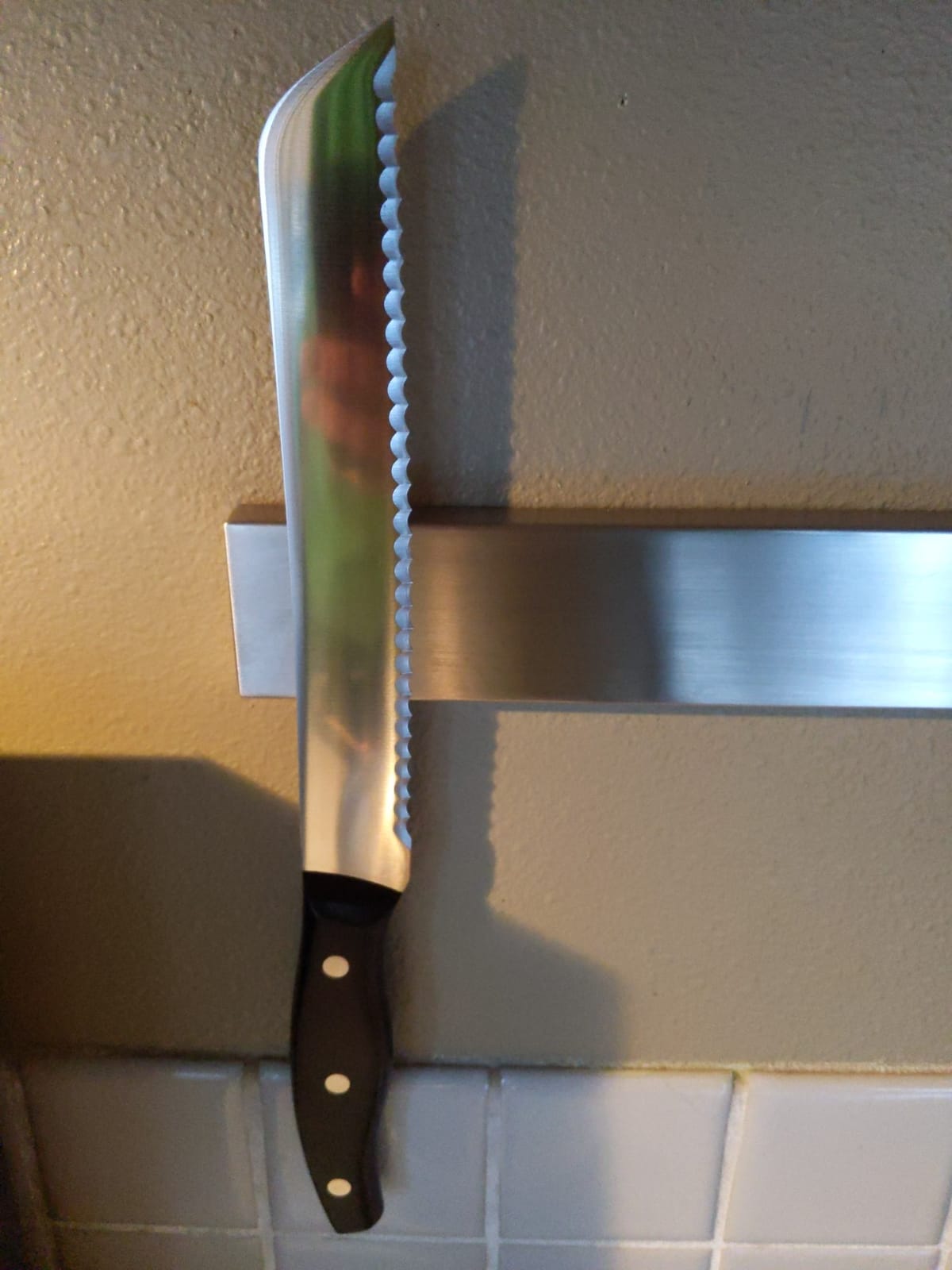 ZWILLING Twin Signature 8-inch Bread Knife, Cake Knife, Razor-Sharp, Made in Company-Owned German Factory customer photo 1