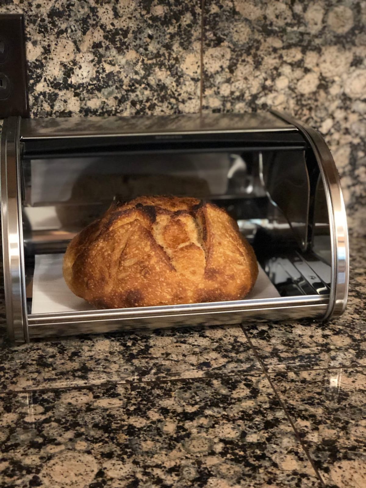 Brabantia Roll Top Bread Box | Large | Brilliant Steel | Metal Front Opening Bread Store for Kitchen Countertop | Partly Flat Top for Extra Storage, Magnet Closing Lid | Fits 2 Loaves customer photo 2