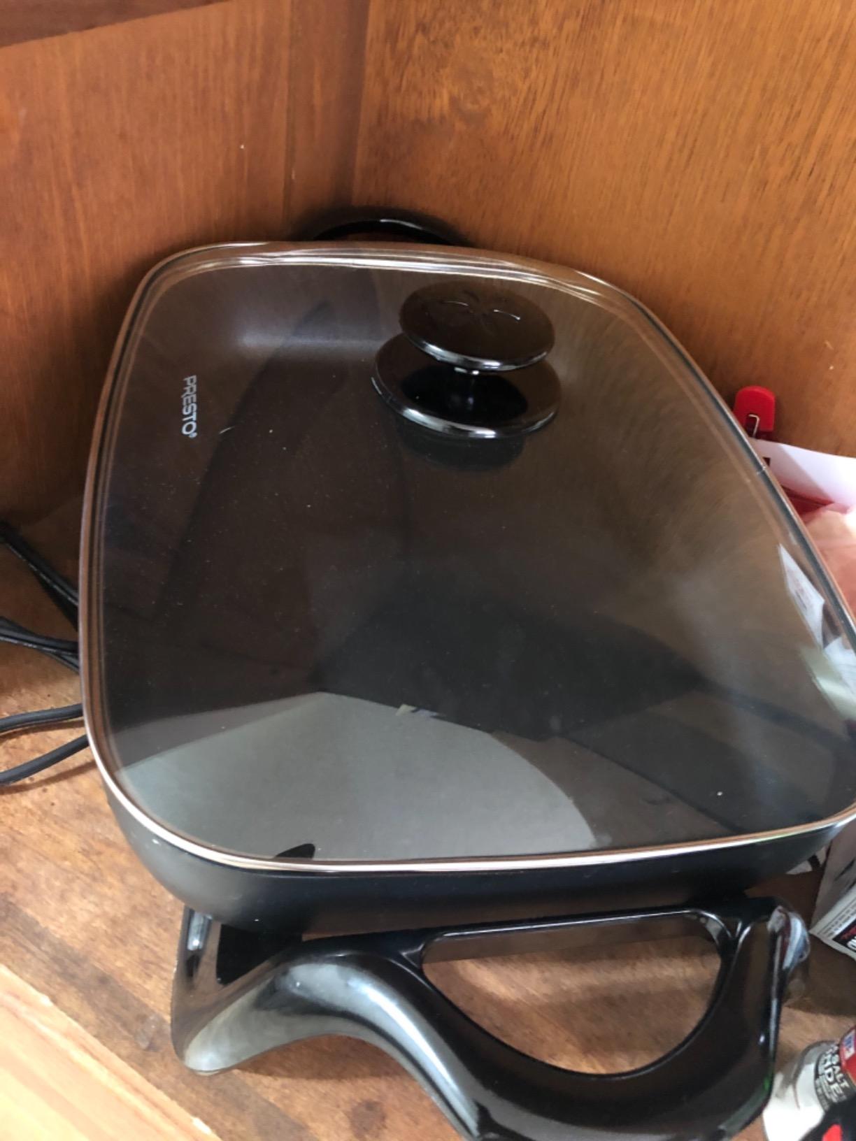 Presto 06852 16-Inch Electric Skillet with Glass Cover customer photo 2