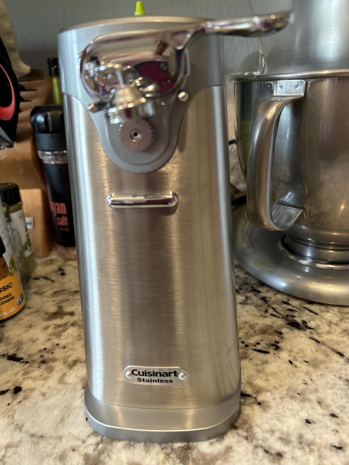 Cuisinart SCO-60 Deluxe Electric Can Opener, Quality-Engineered Motor System Allows you to Open Any Size Can, Stainless Steel customer photo 2