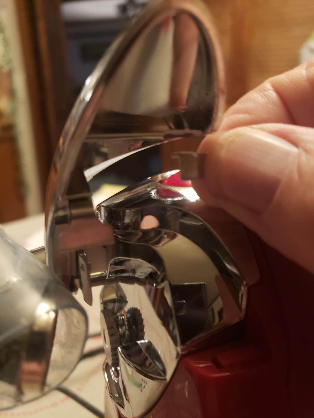 Hamilton Beach Classic Chrome Electric Can Opener with Automatic Shutoff | Patented SureCut Technology Easily Aligns Can | Knife Sharpener | Cord Storage | Extra Tall | Red | 76388J customer photo 1