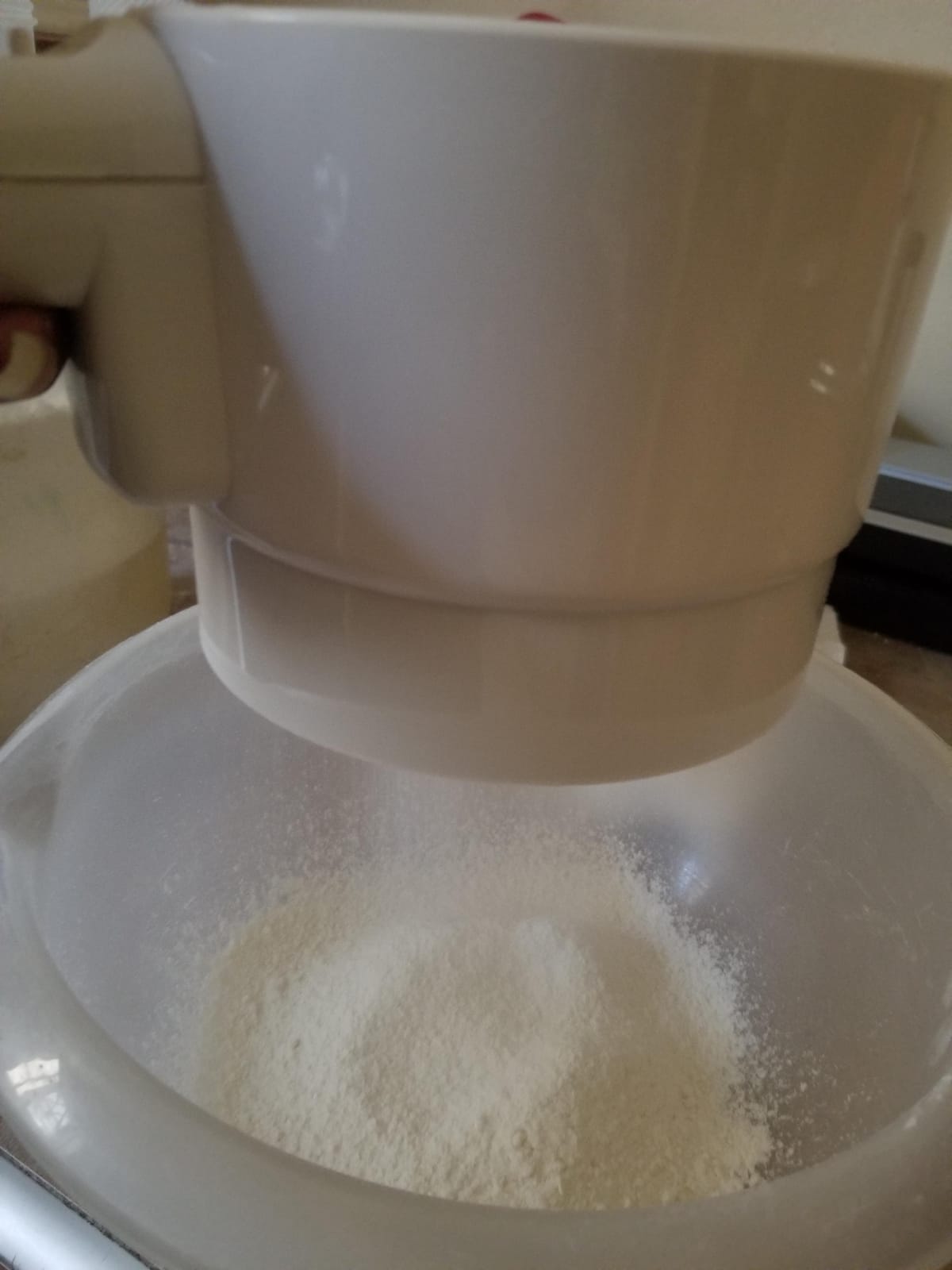 Norpro Battery-Operated Electric Flour Sifter – 5-Cup customer photo 2