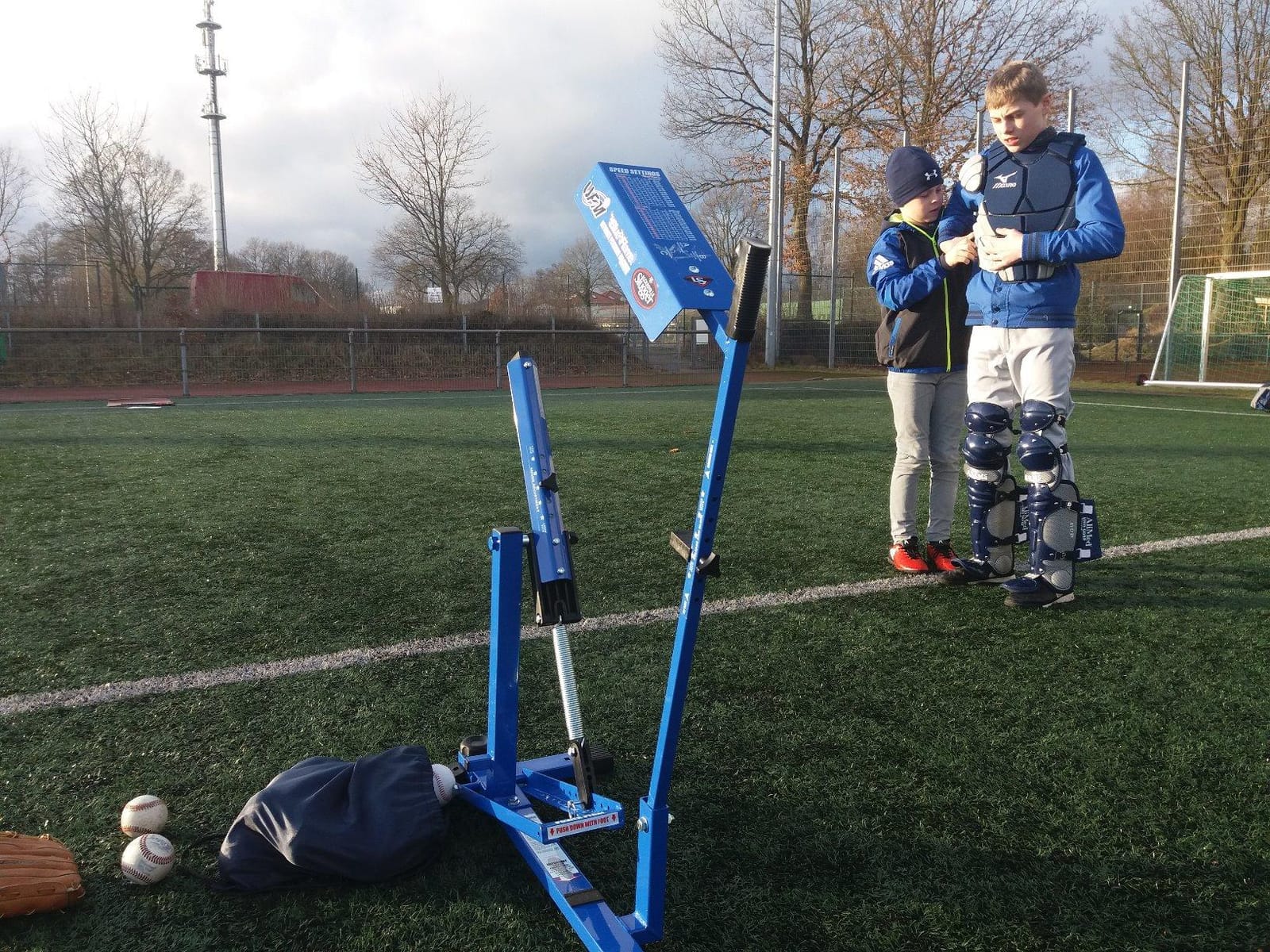 Louisville Slugger Blue Flame Pitching Machine customer photo 2