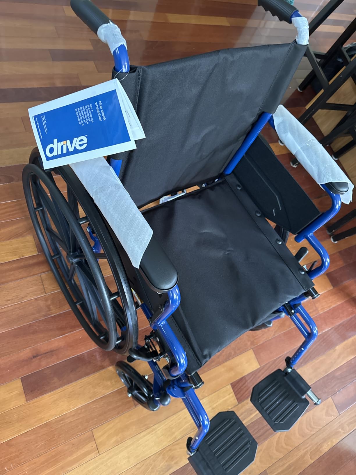 Drive Medical Blue Streak Lightweight Wheelchair, Footrests, 18