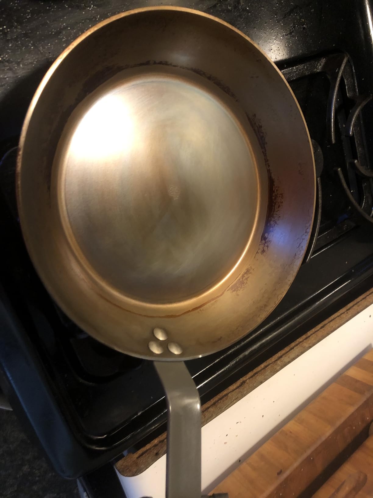 de Buyer MINERAL B Carbon Steel Fry Pan - 8” Diameter, 5.5” Cooking Surface - Ideal for Searing, Sauteing & Reheating - Naturally Non-Stick Finish - Made in France customer photo 1