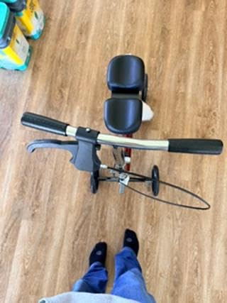 Roscoe Medical Knee Scooter for Adults for Foot Surgery, Foldable & Adjustable Knee Walker for Broken Foot & Leg Injuries, Crutch Alternative, Knee Rover, Dual Pad, (Up to 350lbs, 8' Wheels), Black customer photo 2