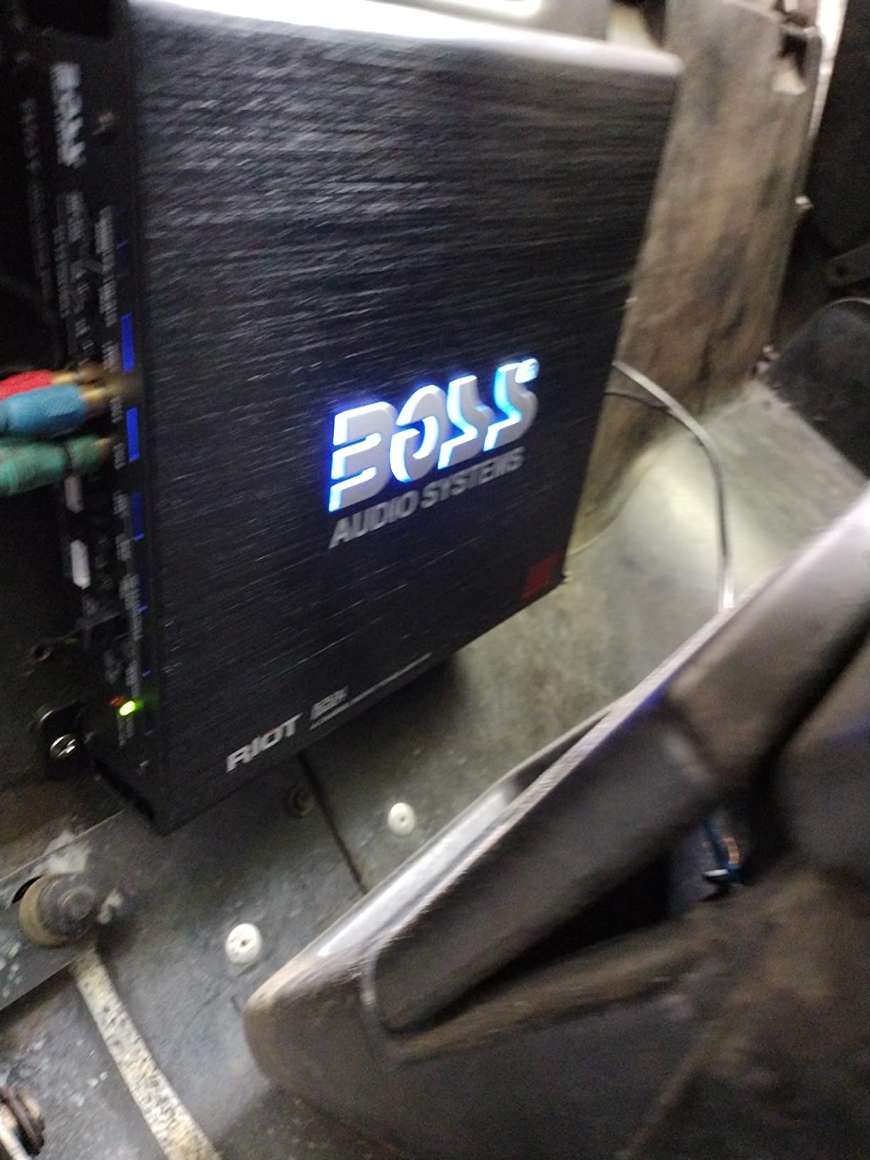 BOSS Audio Systems R2504 4 Channel 1000 Output Class A/B Car Amplifier customer photo 2