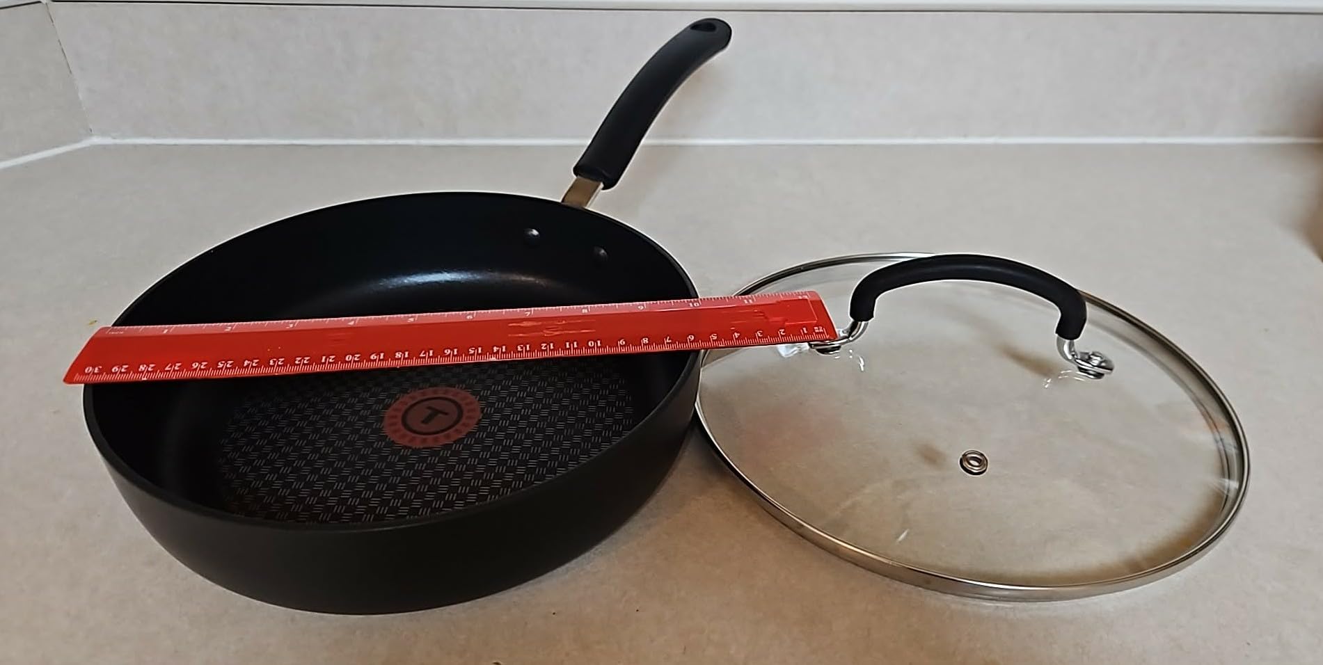 T-Fal Ultimate Hard Anodized Nonstick Fry Pan, 10 in with Lid, Onyx customer photo 1