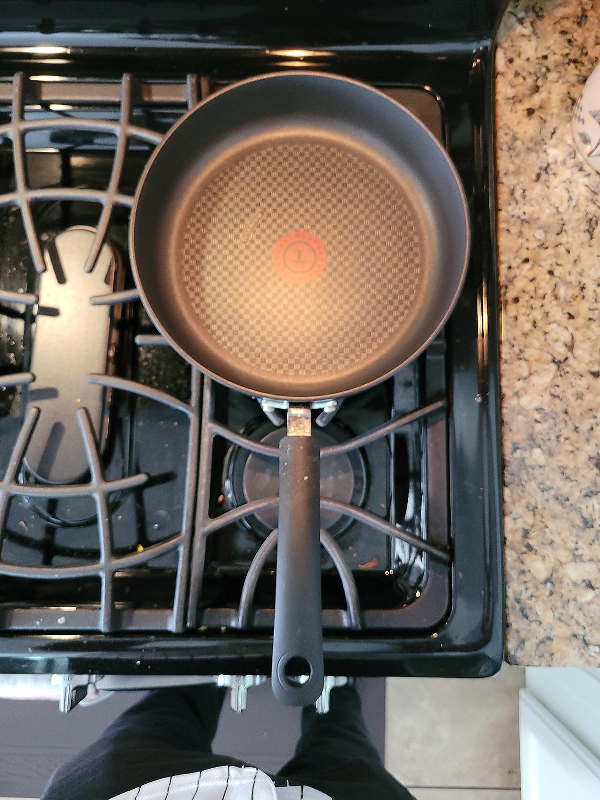 T-Fal Ultimate Hard Anodized Nonstick Fry Pan, 10 in with Lid, Onyx customer photo 2