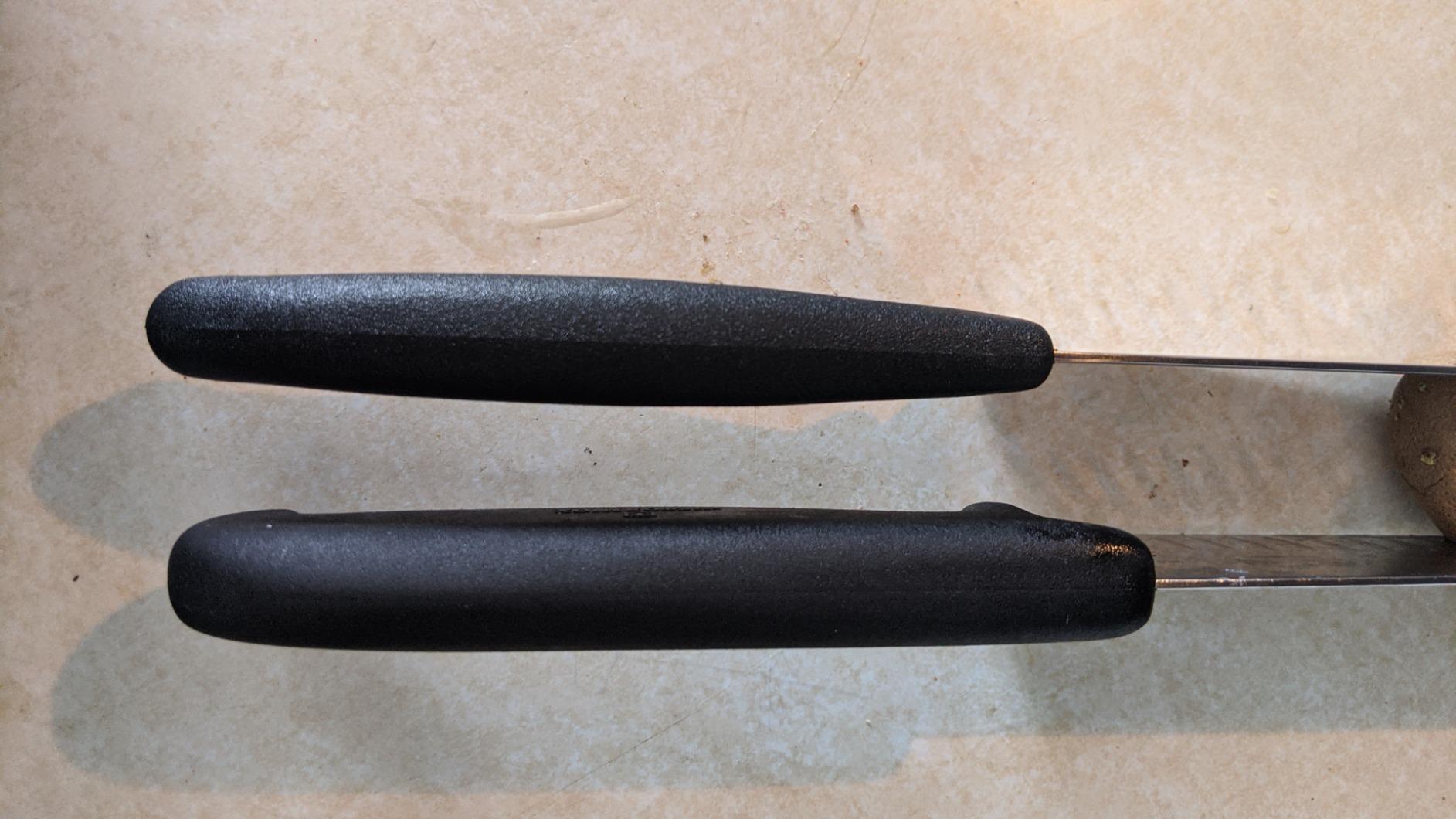 Victorinox Swiss Classic 7 Inch Santoku Knife, Granton Blade, Black customer photo 1