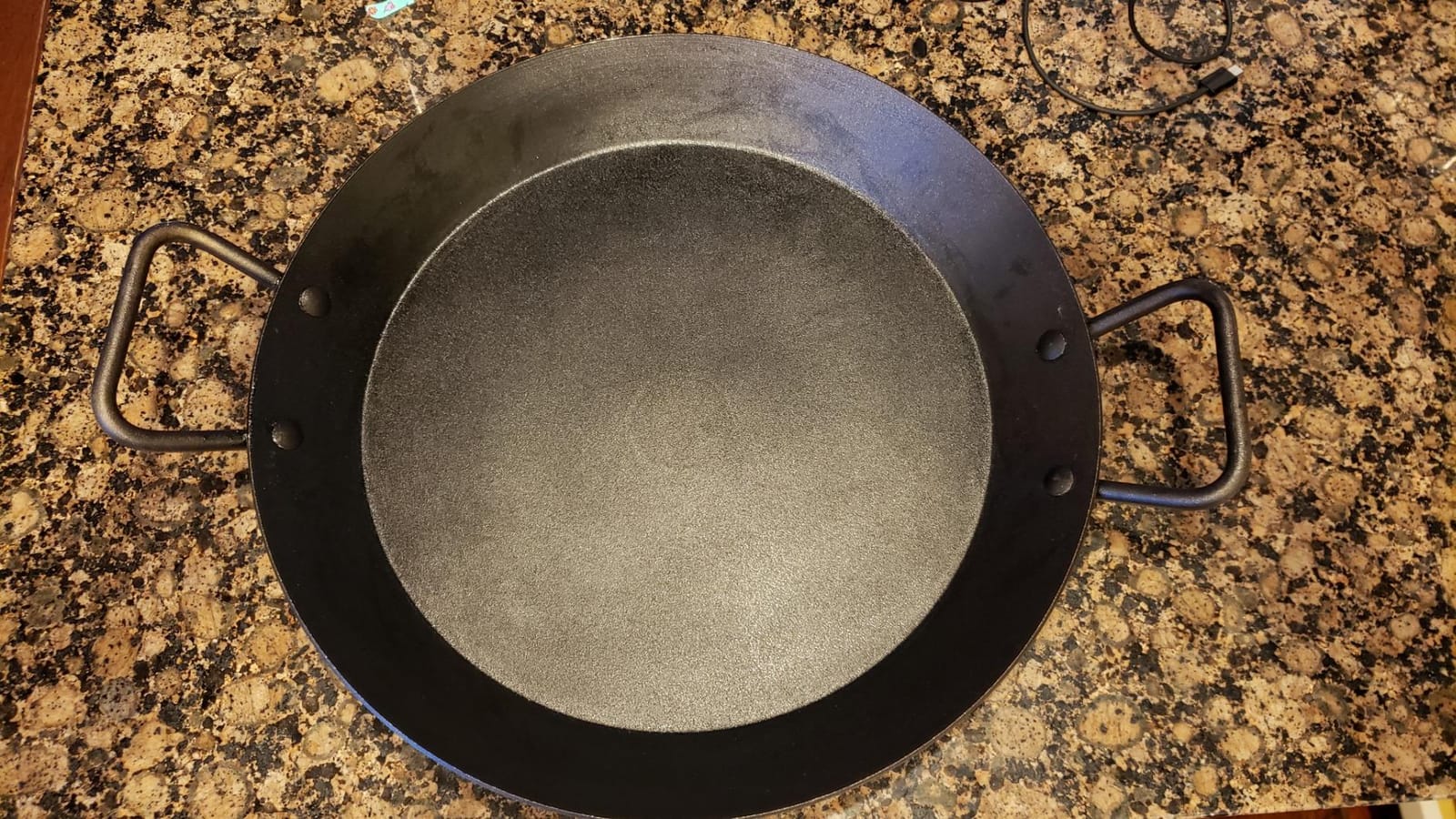 Lodge Pre-Seasoned Carbon Steel Skillet, Long Handle, 15 Inches, Lightweight Carbon Steel Skillet for High-Heat Cooking, Quick Temperature Response, Oven and Stovetop Safe customer photo 1