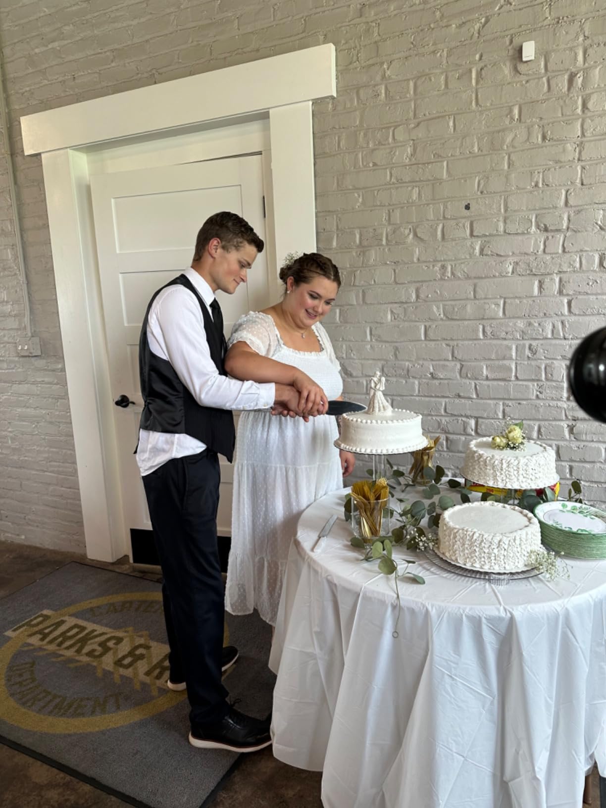 3 Tier Acrylic Wedding Cake Stand (STYLE R300) customer photo 2