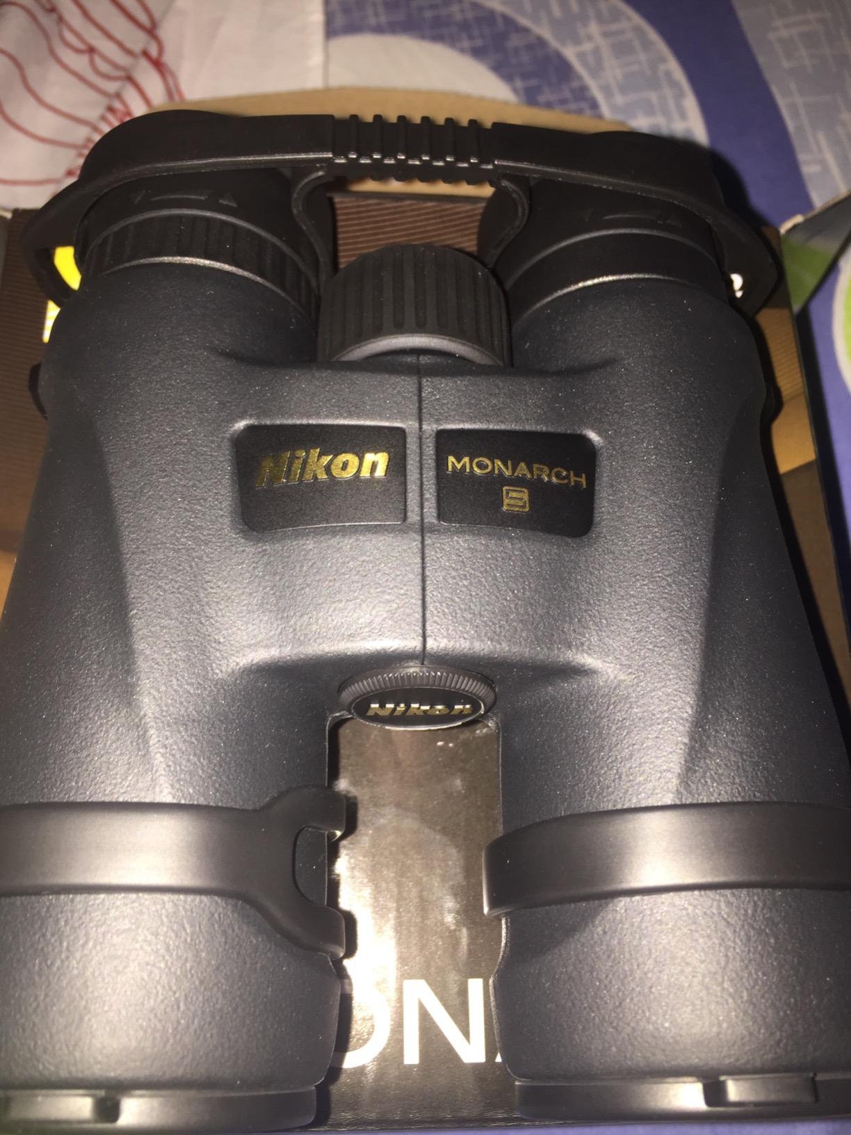 Nikon 7577 MONARCH 5 10x42 Binocular (Black) customer photo 2