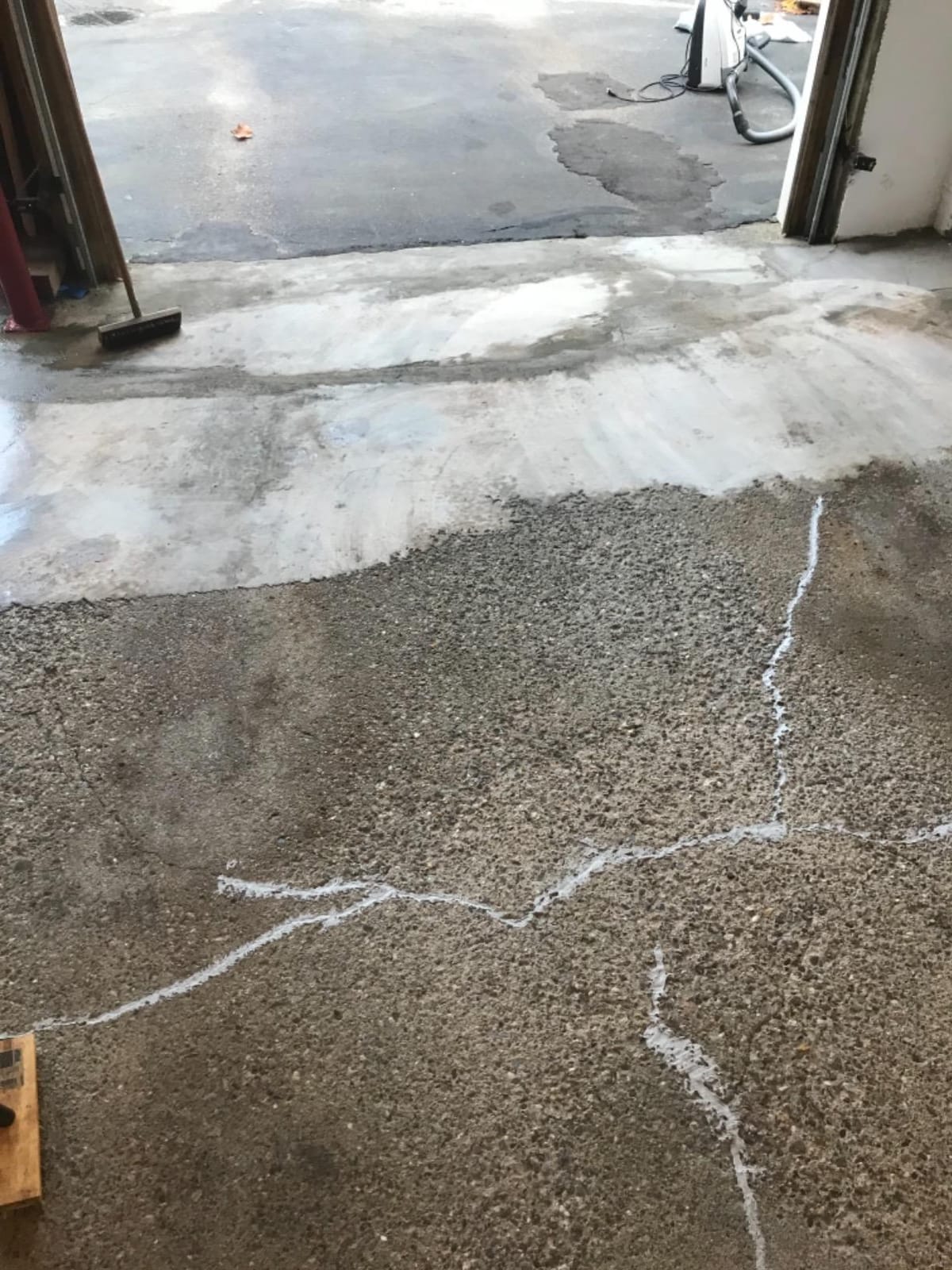 Epoxy Floor Kit – Good Full Kit – Taupe Base with Beige Blend Flake – Covers 500 sq. ft. at 9.7 mils Thickness – Ideal for Garage, Basement, Concrete Floors, and More customer photo 1